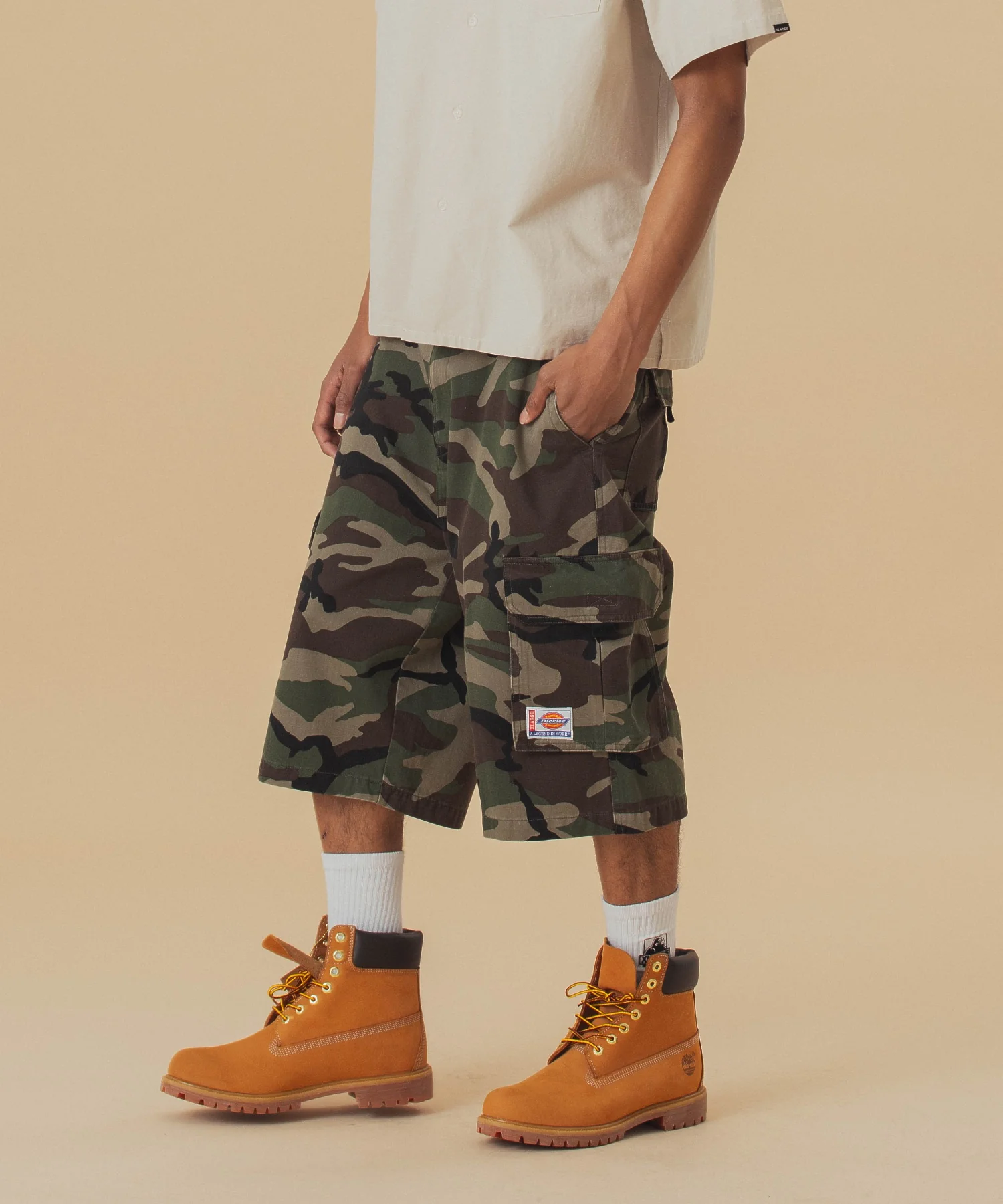 XLARGE×Dickies CAMO CARGO SHORTS - Image 3