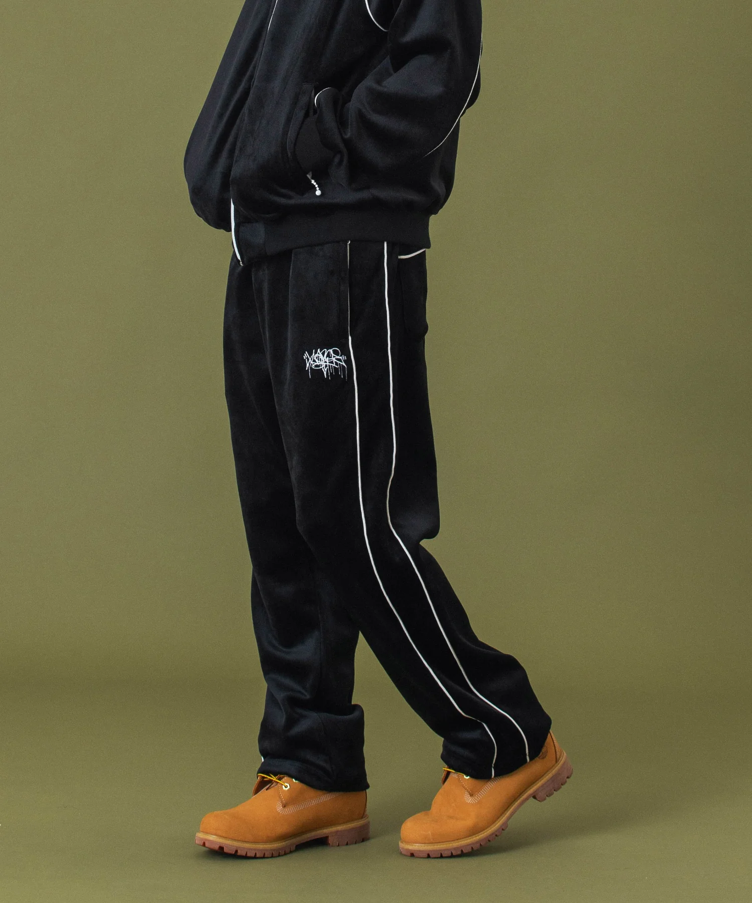 TAGGING VELOUR PANTS - Image 4