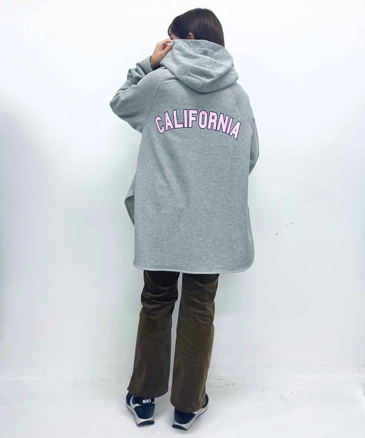 FLARE SLEEVE HOODIE MILKFED. - Image 43