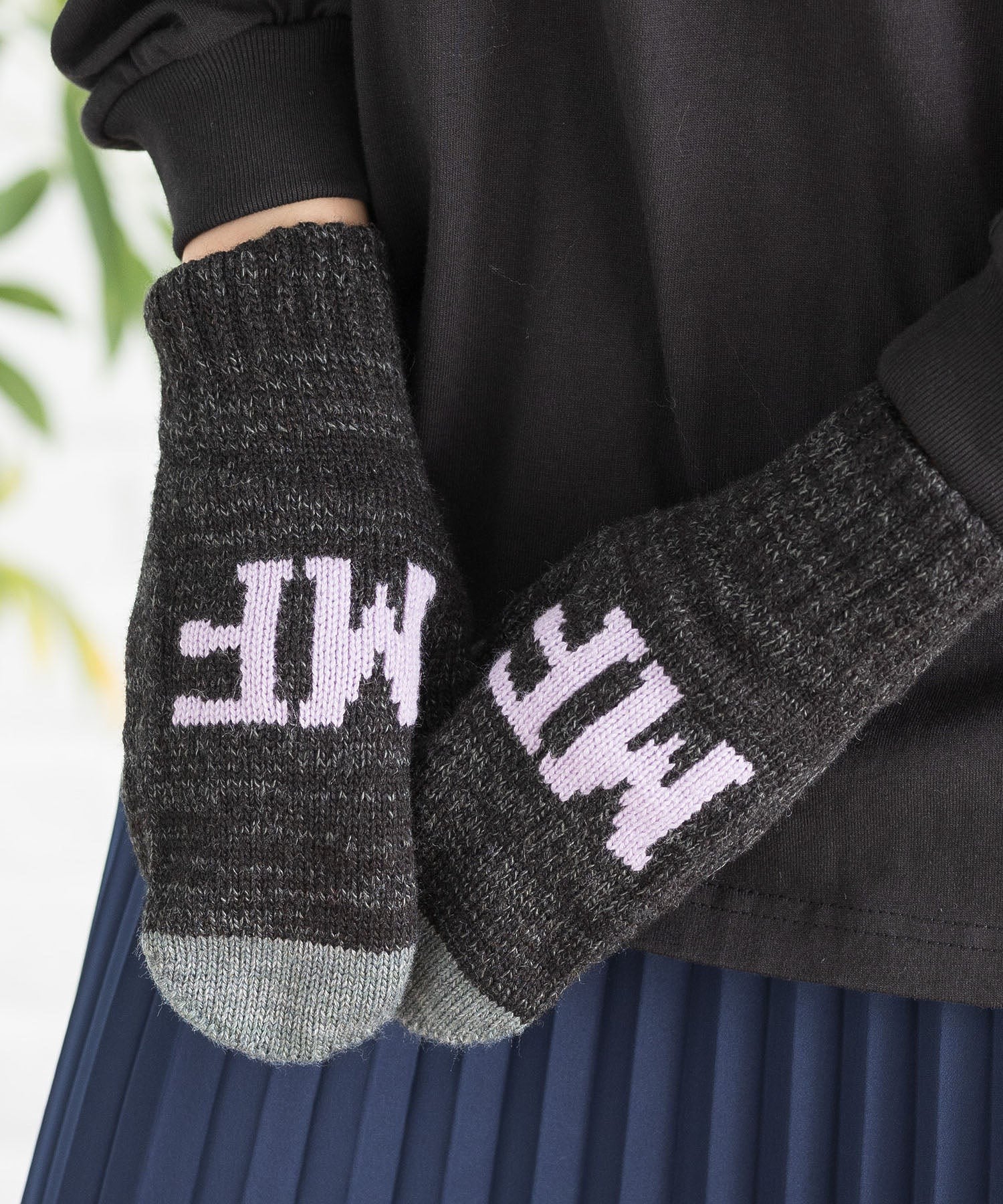 MF HEART  GLOVE MILKFED. - Image 3