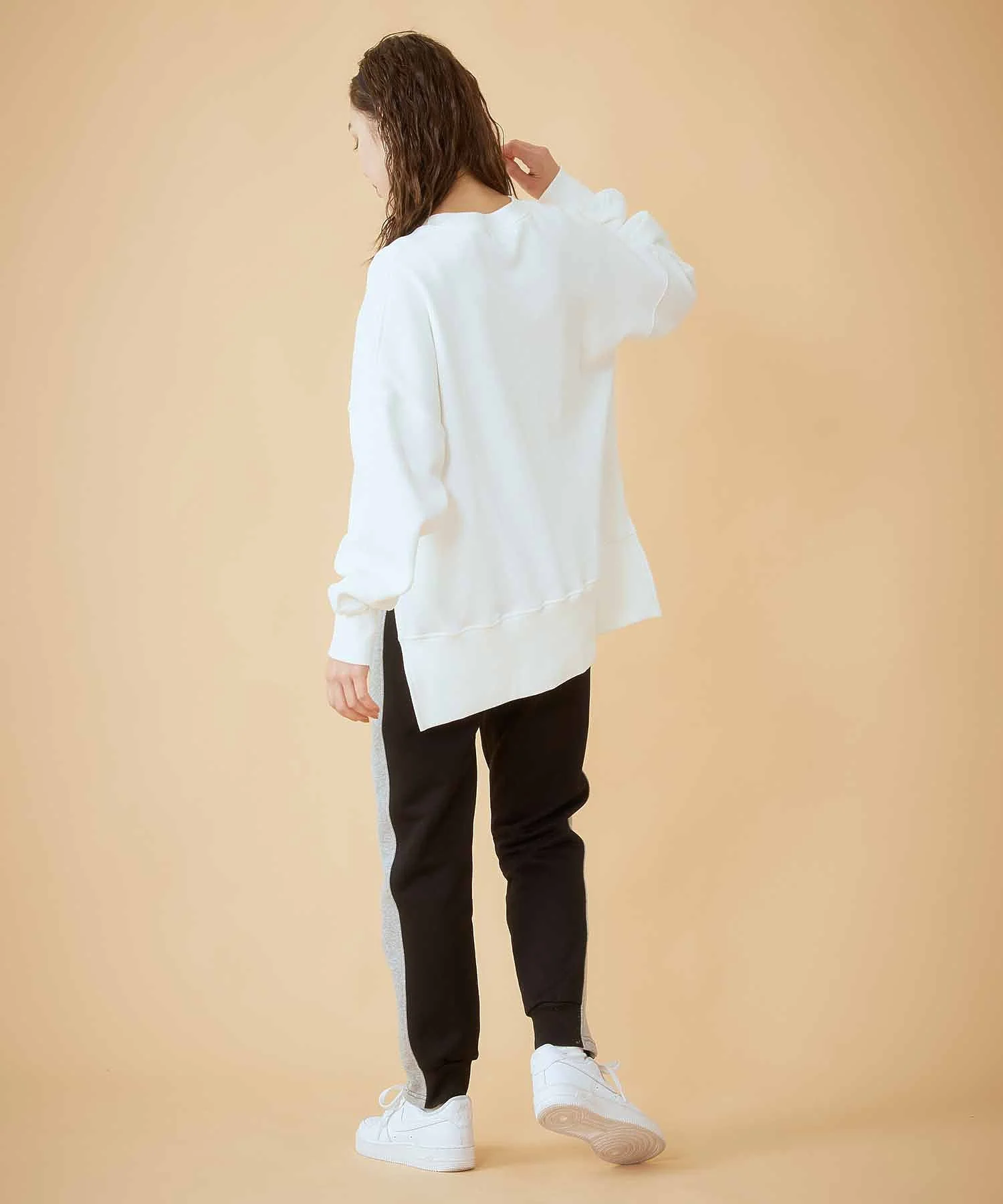 EMBROIDERY LOGO PANELED SWEAT TOP MILKFED. - Image 8
