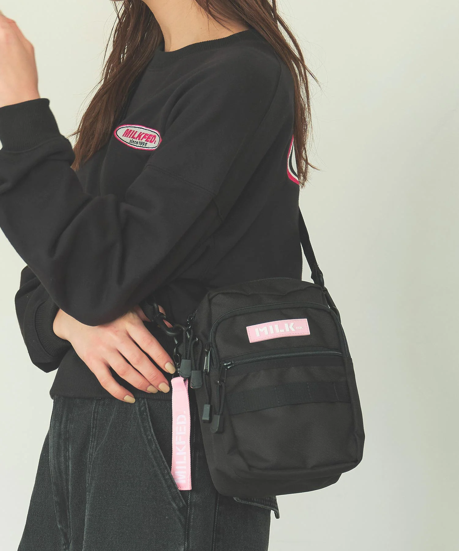 ACTIVE FRONT POCKET MOLLE SHOULDER BAG MILKFED. - Image 29