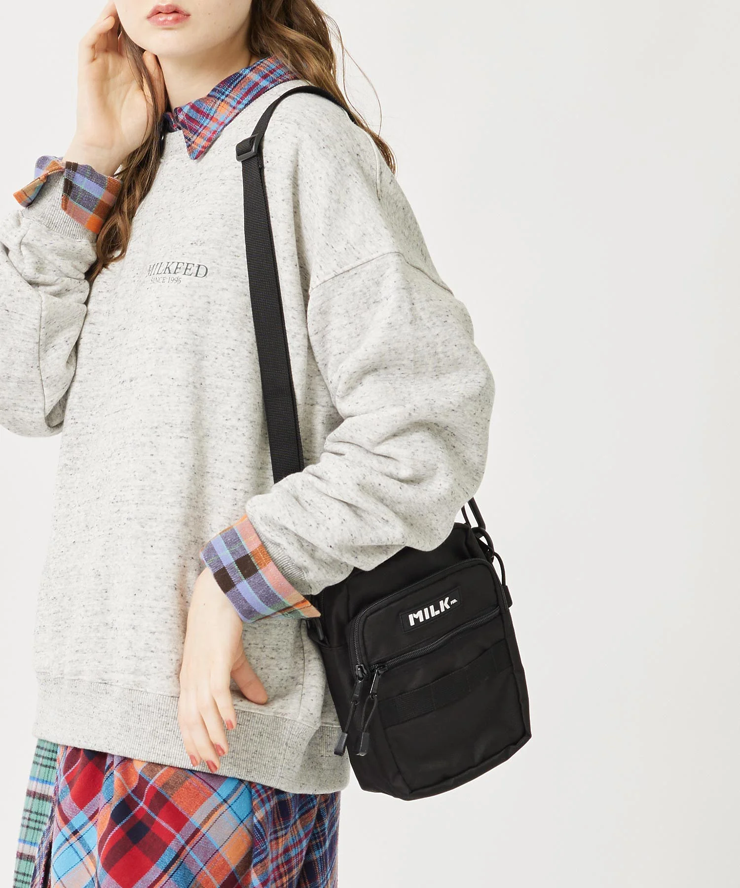 ACTIVE FRONT POCKET MOLLE SHOULDER BAG MILKFED. - Image 4