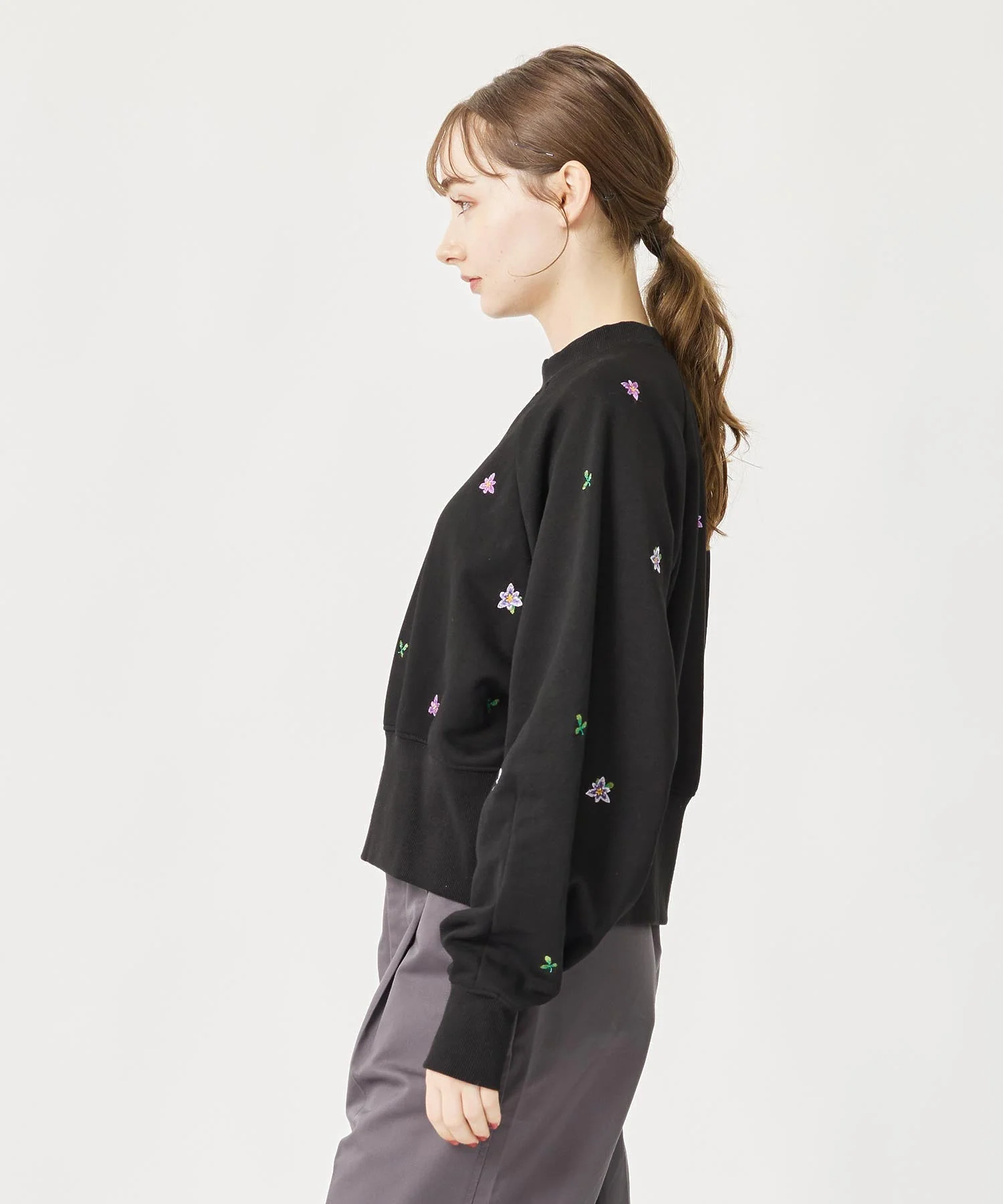 EMBROIDERED FLOWER CREWNECK SWEATSHIRT MILKFED. - Image 12