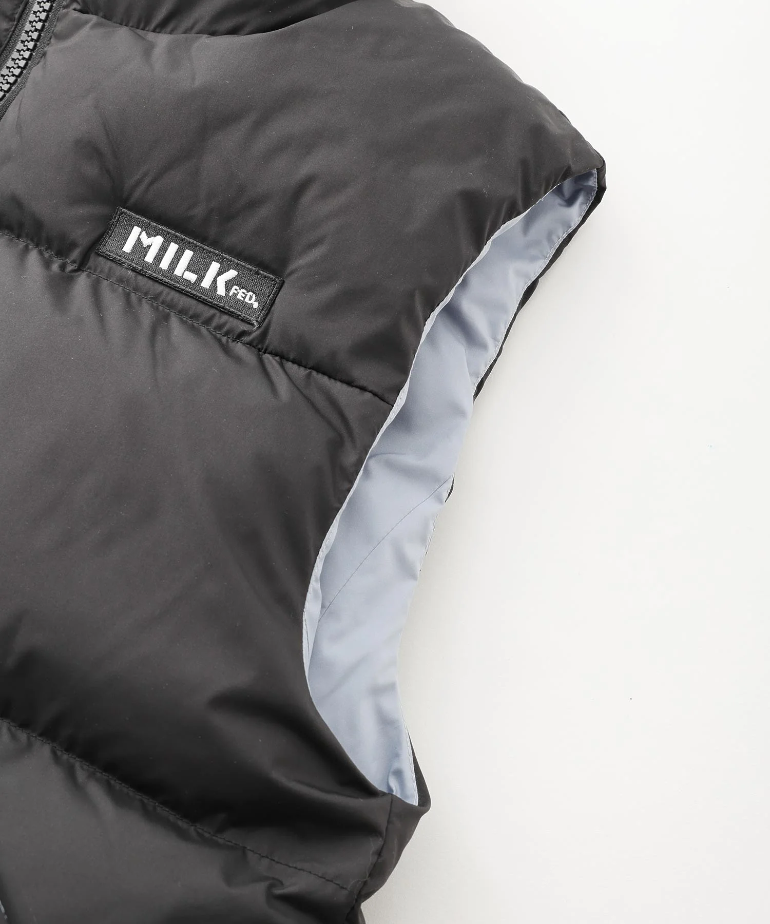 REVERSIBLE PUFFER VEST MILKFED. - Image 9