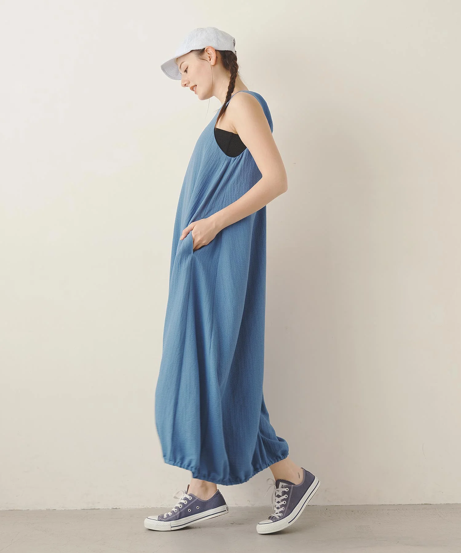 BACK OPEN FLARE DRESS - Image 14