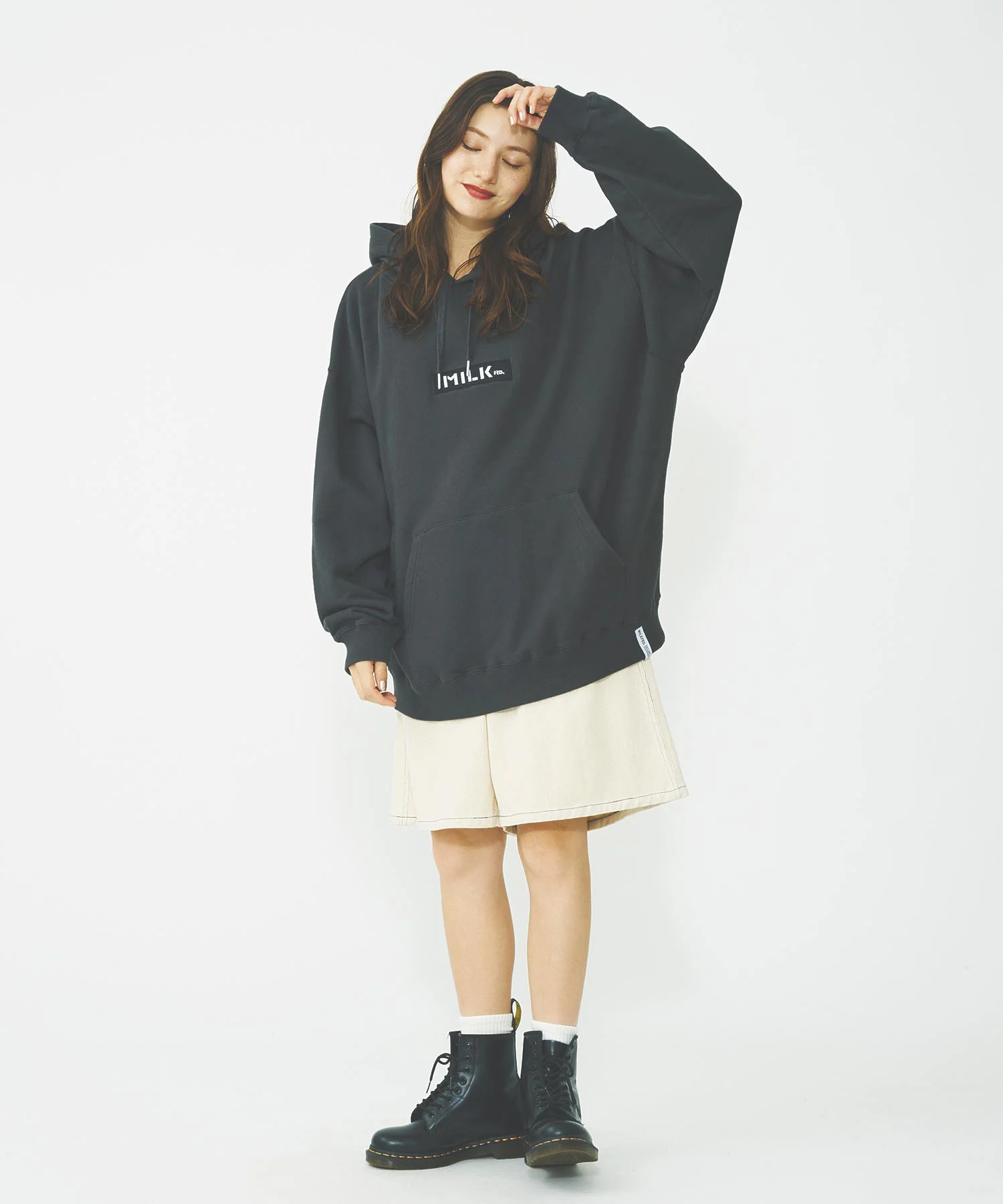 BAR LOGO BASIC SWEAT HOODIE - Image 15