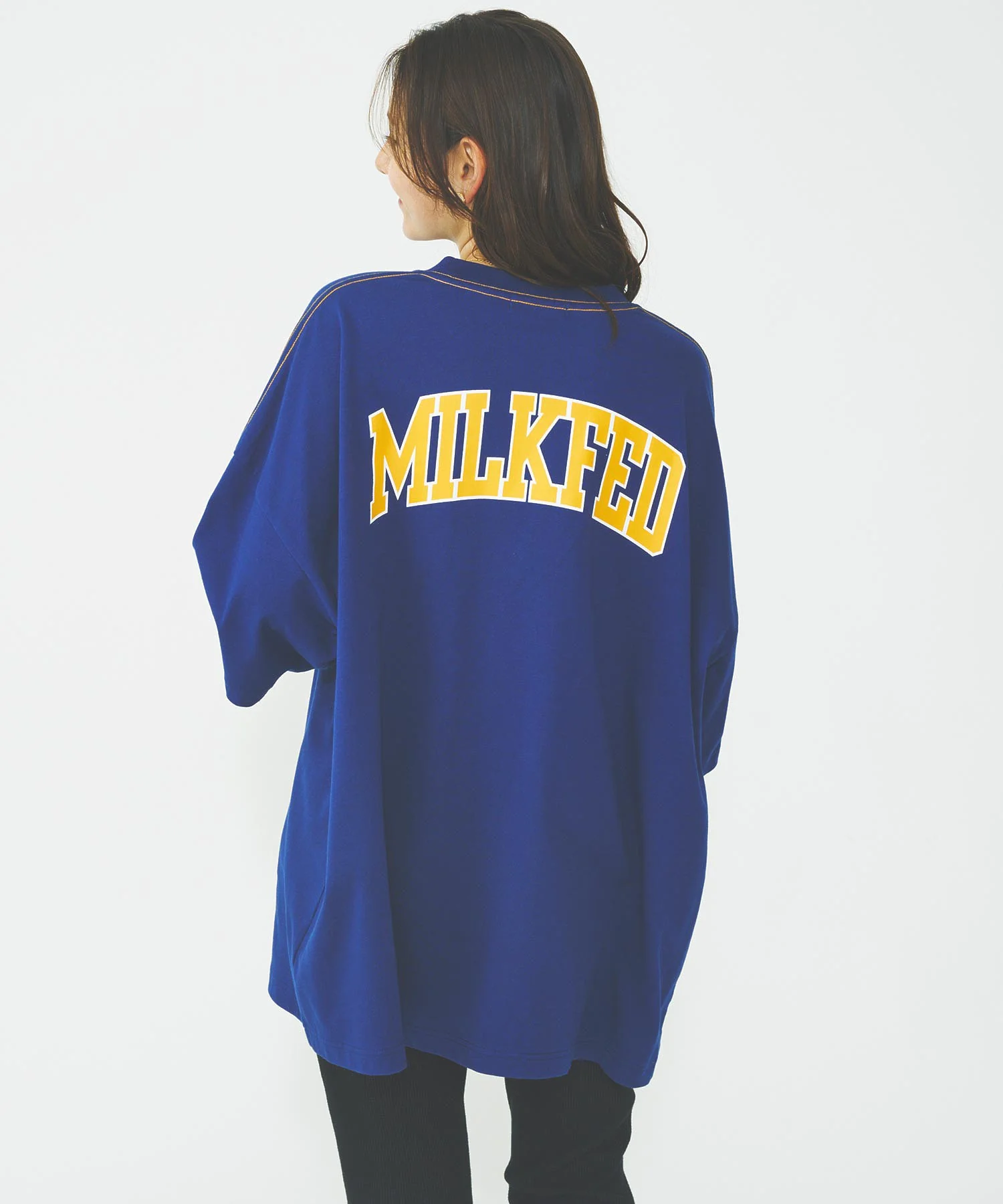 COLLEGE LOGO SUPER BIG S/S TOP - Image 25