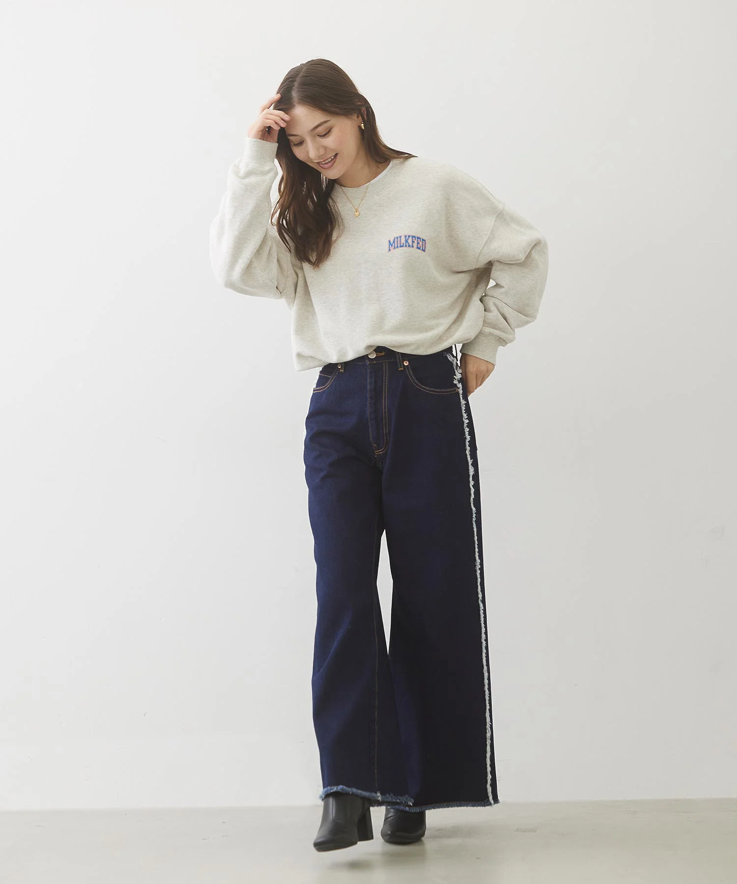 COLLEGE LOGO SWEAT TOP - Image 9