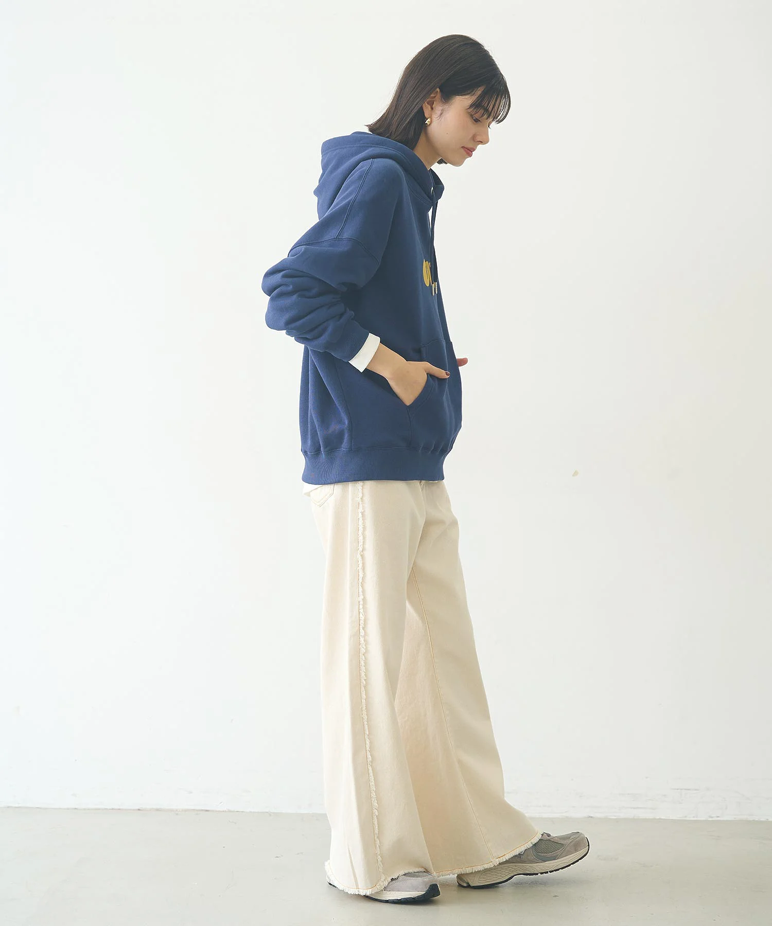 OUI SWEAT HOODIE - Image 28