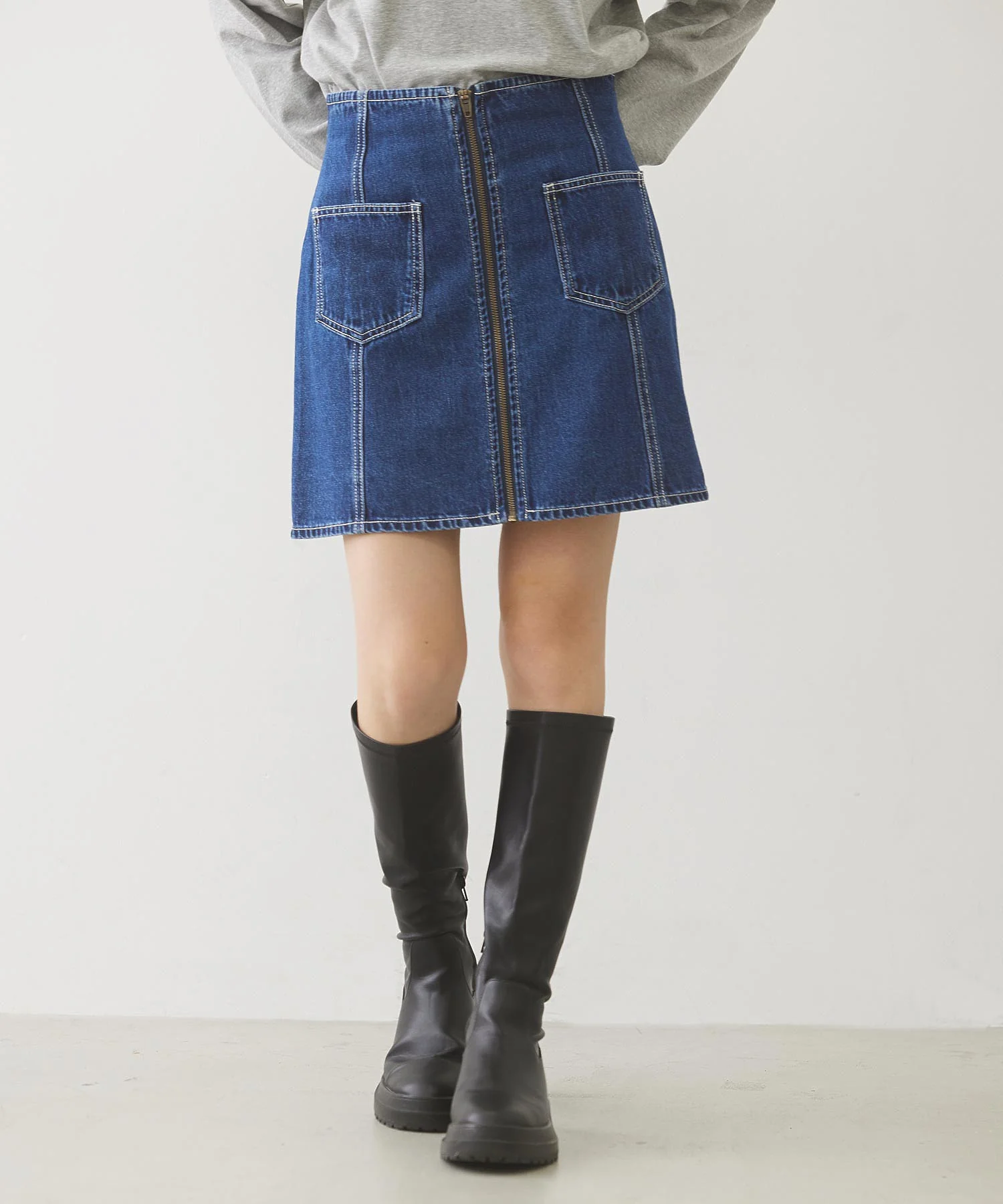 DENIM ZIP SKIRT - Image 3