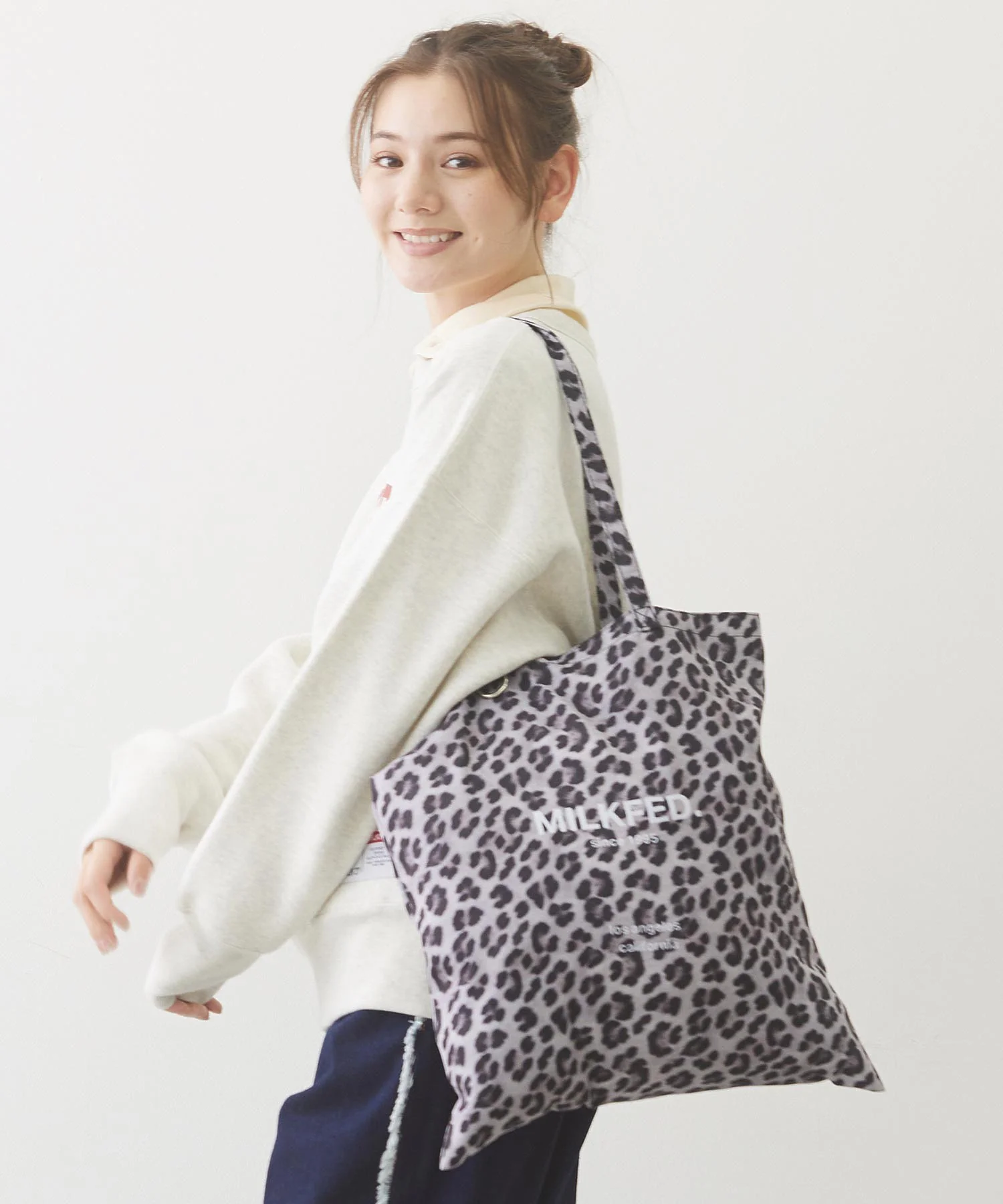 LEOPARD FLAT TOTE - Image 11