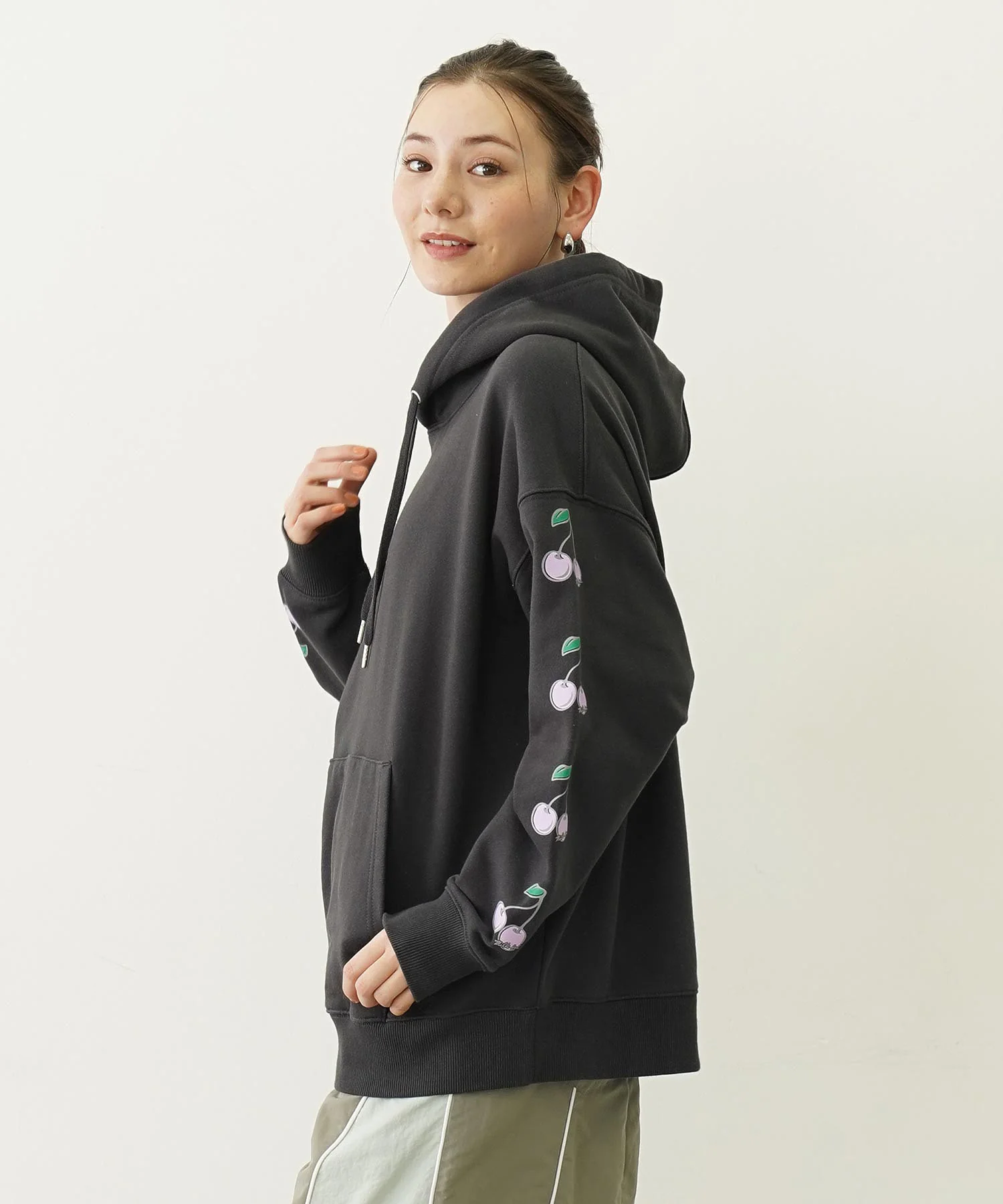 SIDE CHERRIES SWEAT HOODIE - Image 24