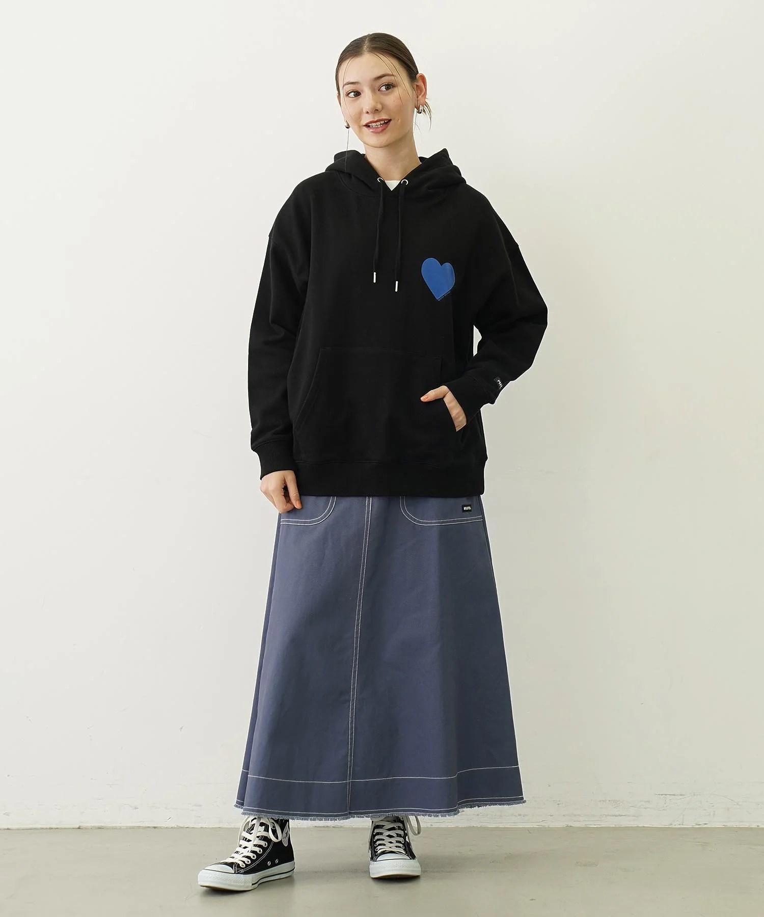 BIG HEART SWEAT HOODIE - Image 20