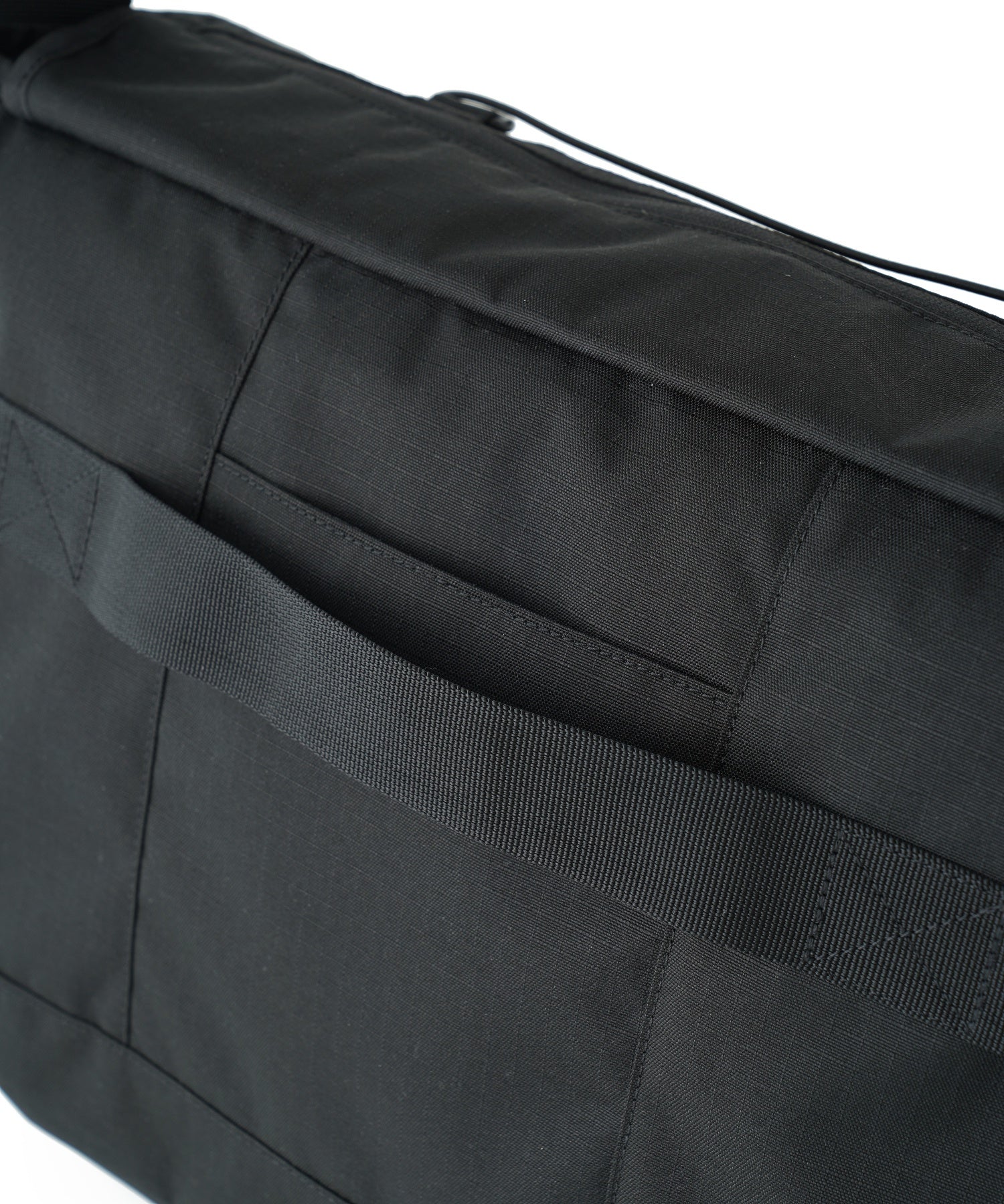 DAILY MESSENGER BAG - Image 15