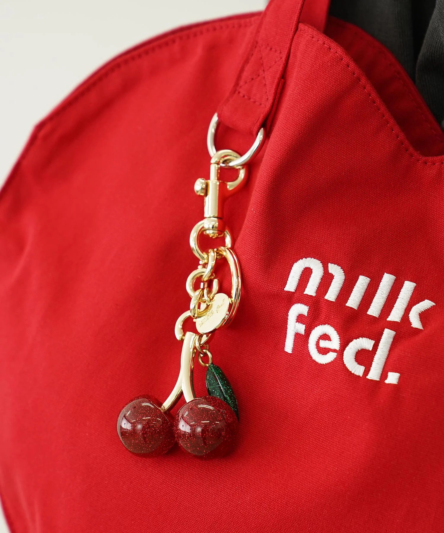 GLITTER CHERRY KEYCHAIN - Image 9