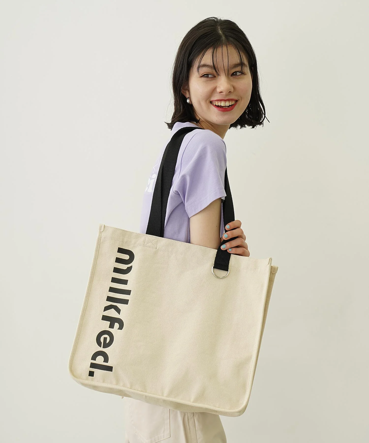 CUT OUT LOGO PIPING TOTE - Image 16