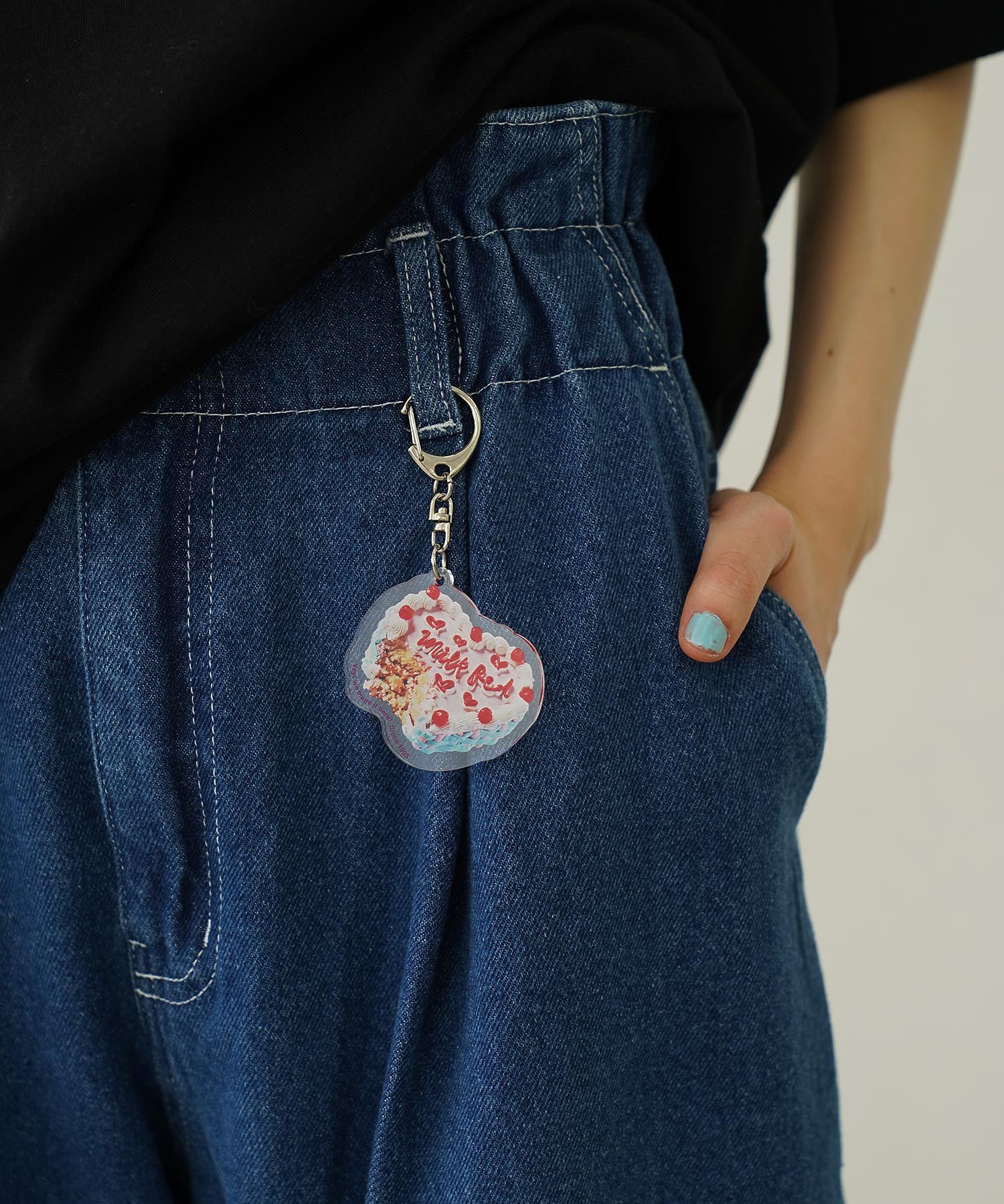 30TH ANNIVERSARY CAKE KEYCHAIN - Image 5