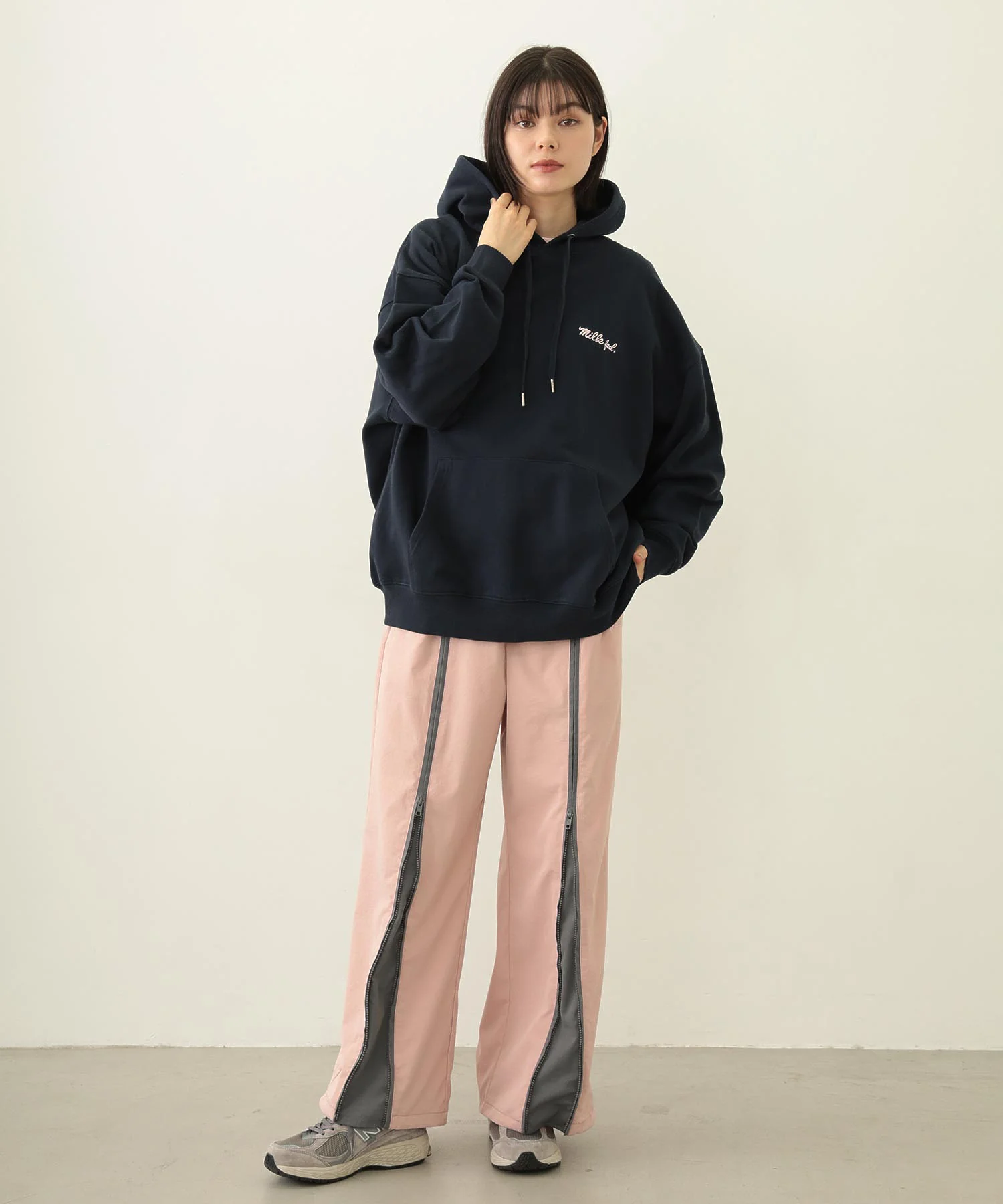 ICING LOGO WIDE SWEAT HOODIE - Image 9