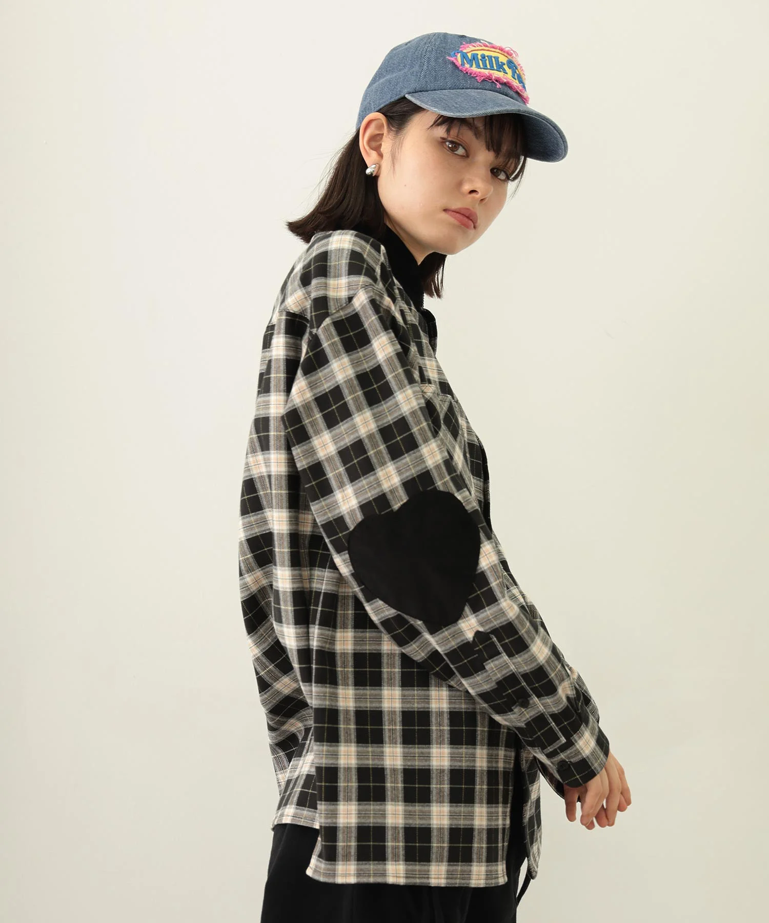 HEART ELBOW PATCH PLAID SHIRT - Image 4