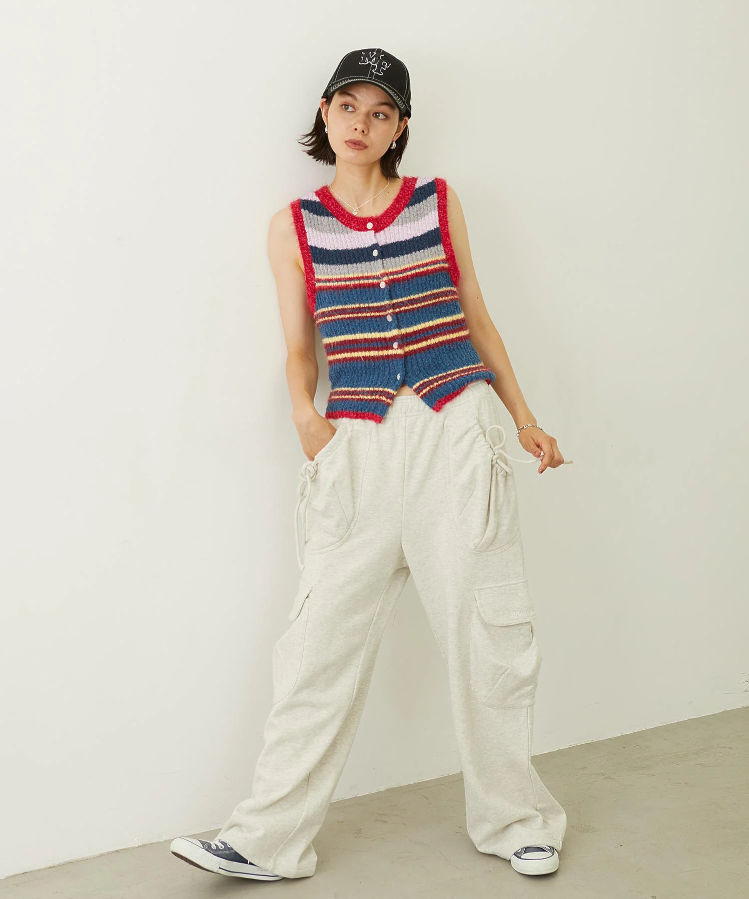 TWO-TYPE STRIPED KNIT VEST - Image 15