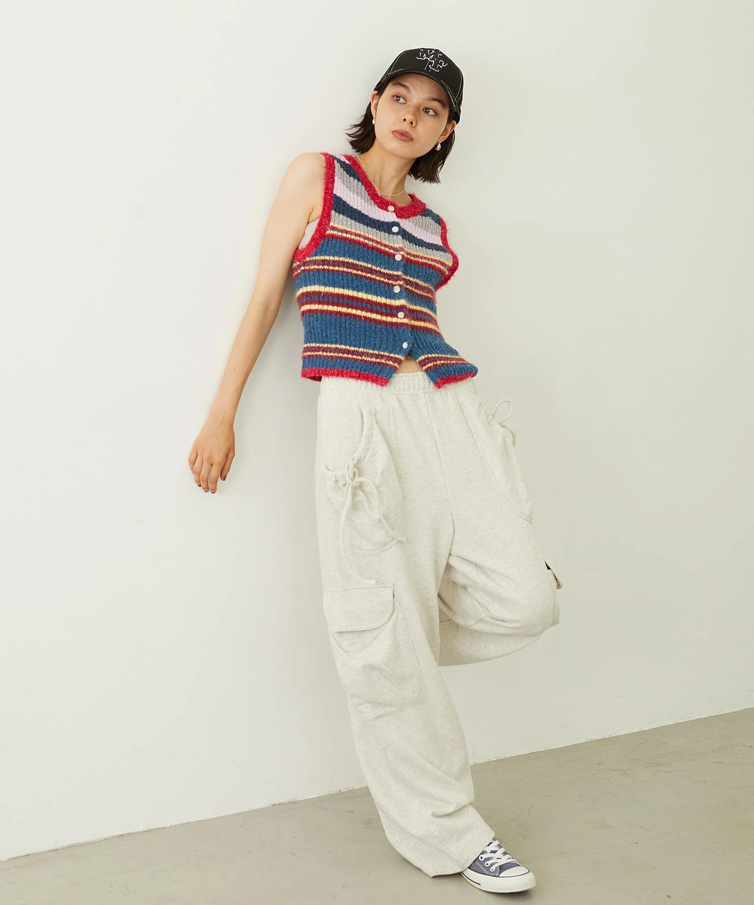 TWO-TYPE STRIPED KNIT VEST - Image 16