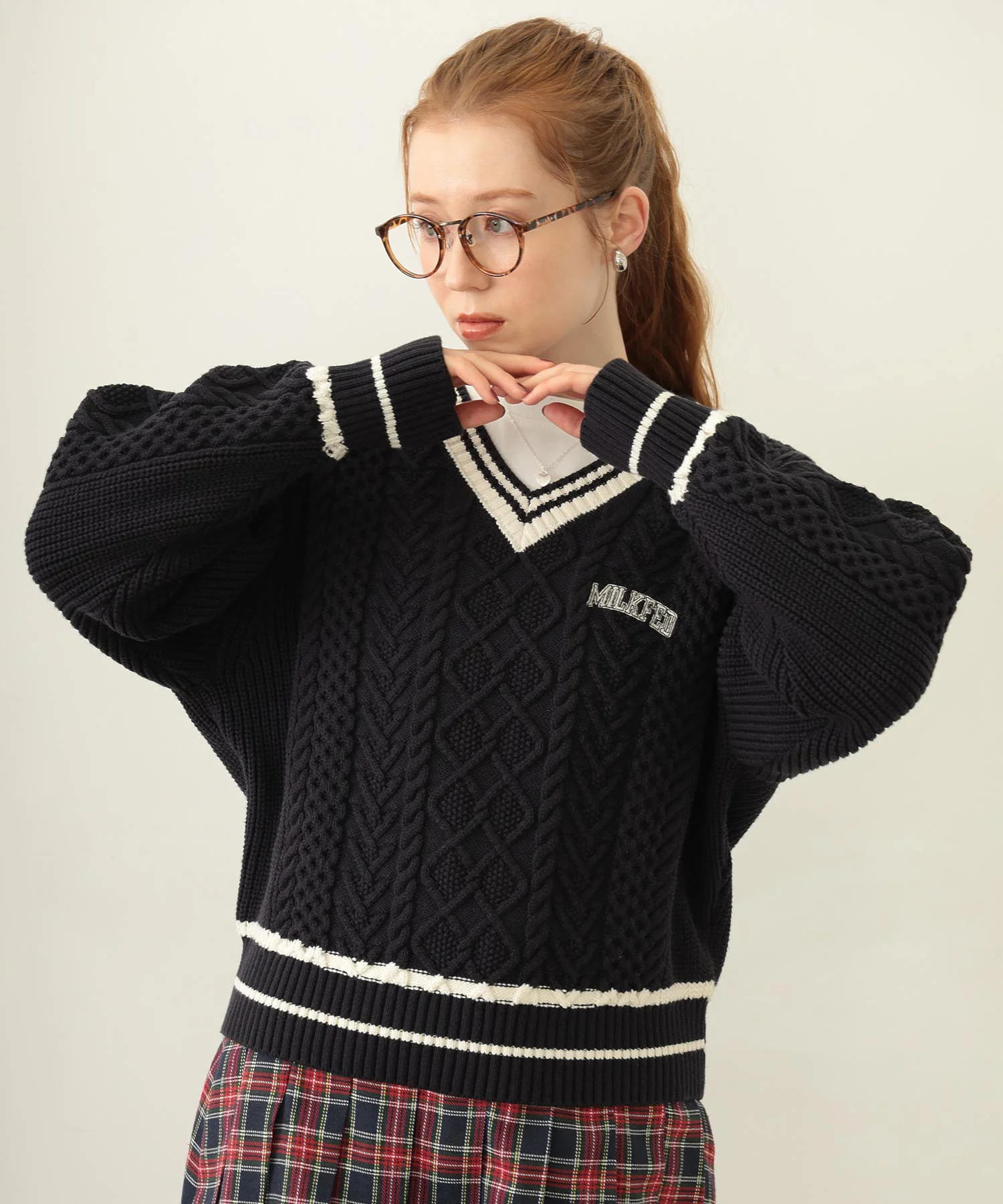 MILKFED. PATCH V-NECK KNIT - Image 7