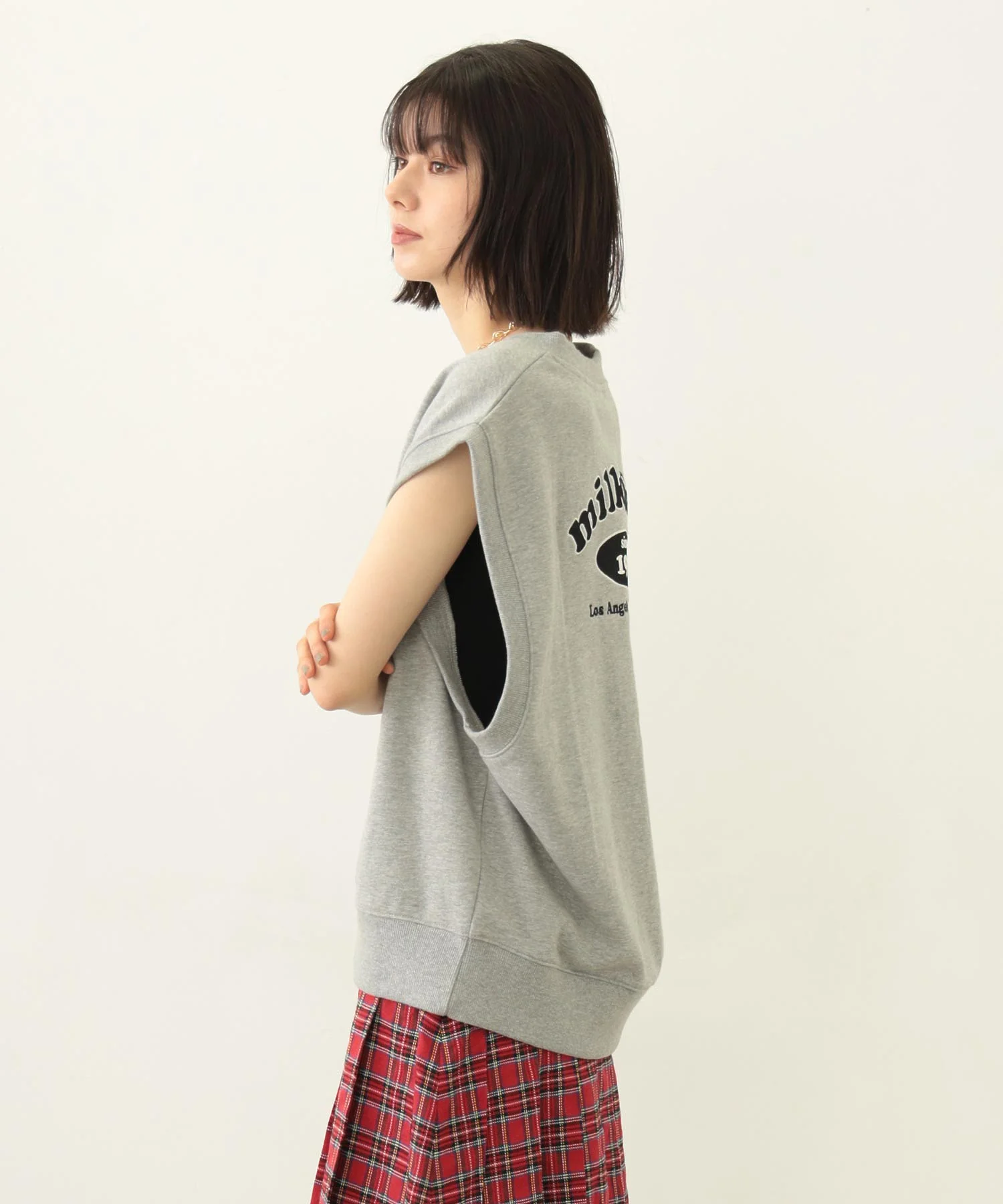 V-NECK SWEAT VEST - Image 11