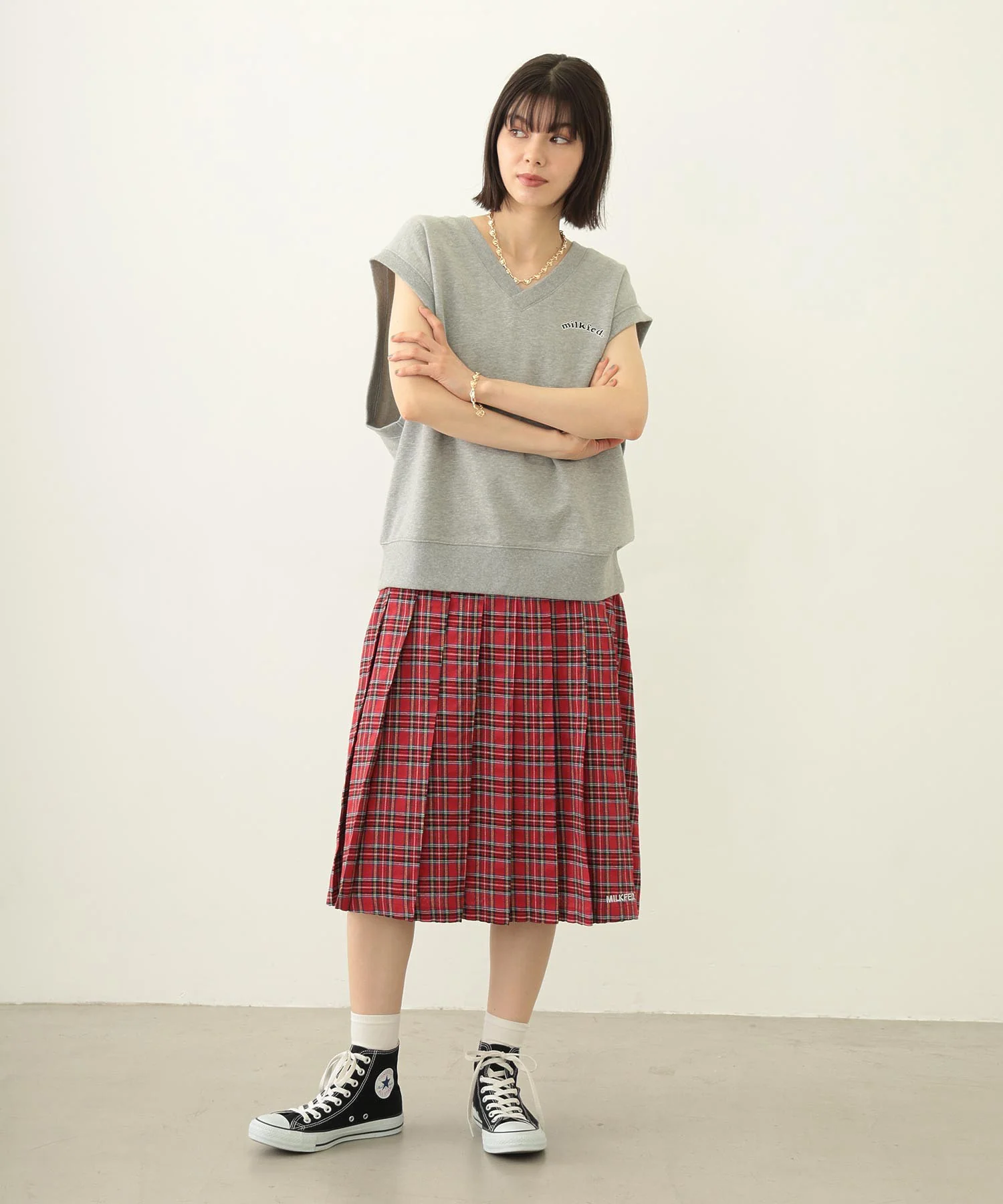 V-NECK SWEAT VEST - Image 12