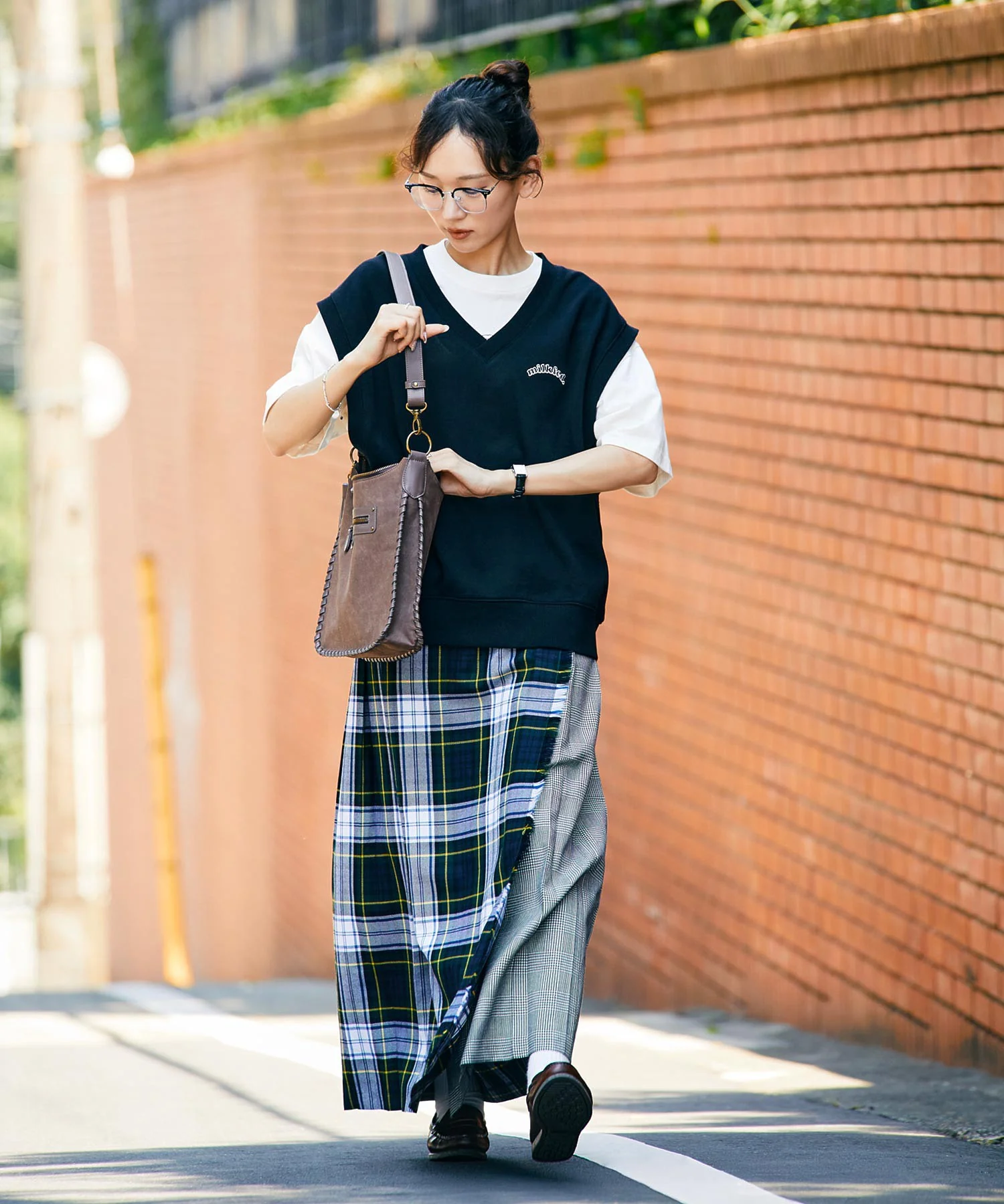 V-NECK SWEAT VEST - Image 38