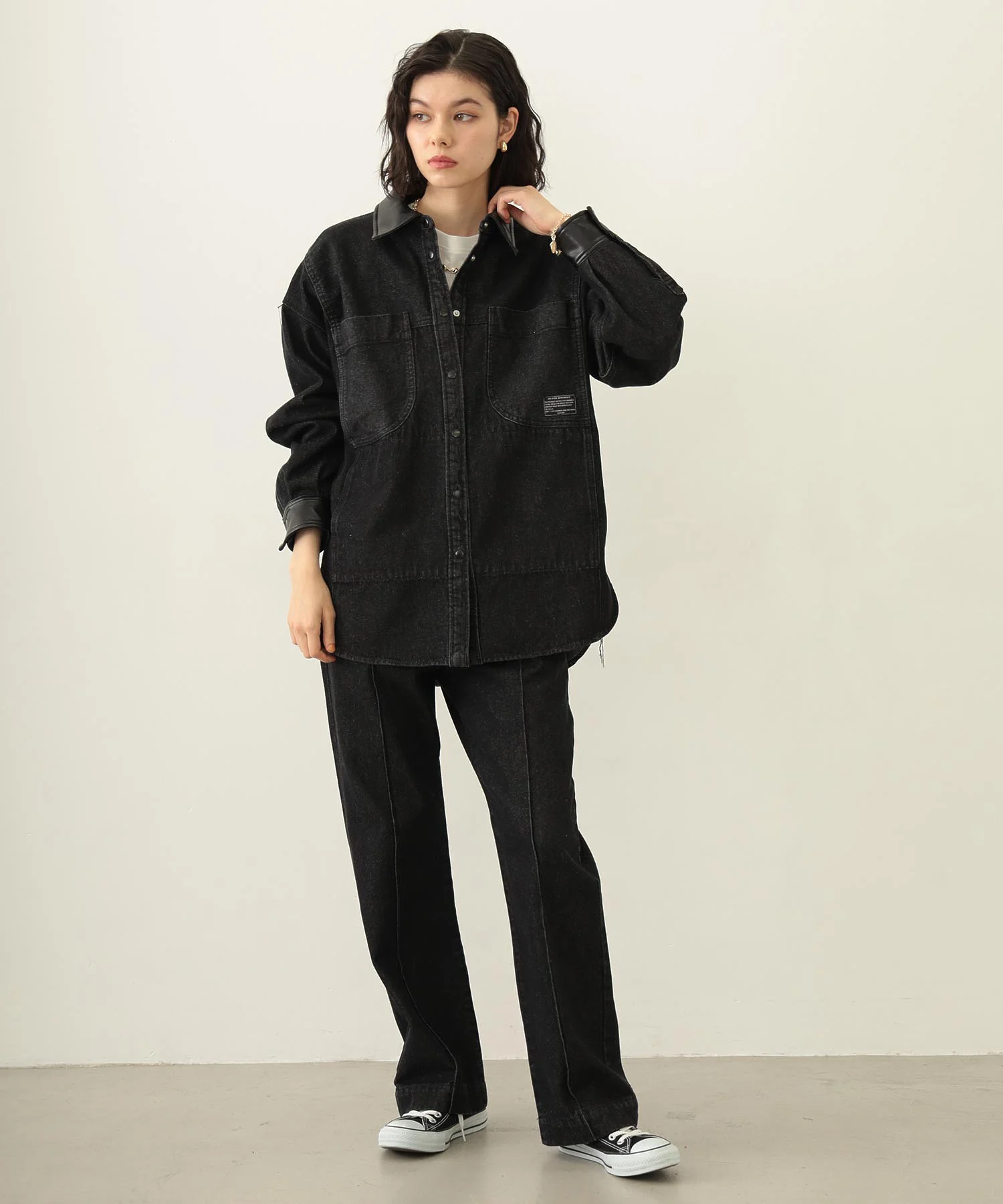 CENTER PLEAT DETAIL DENIM PANTS - Image 19