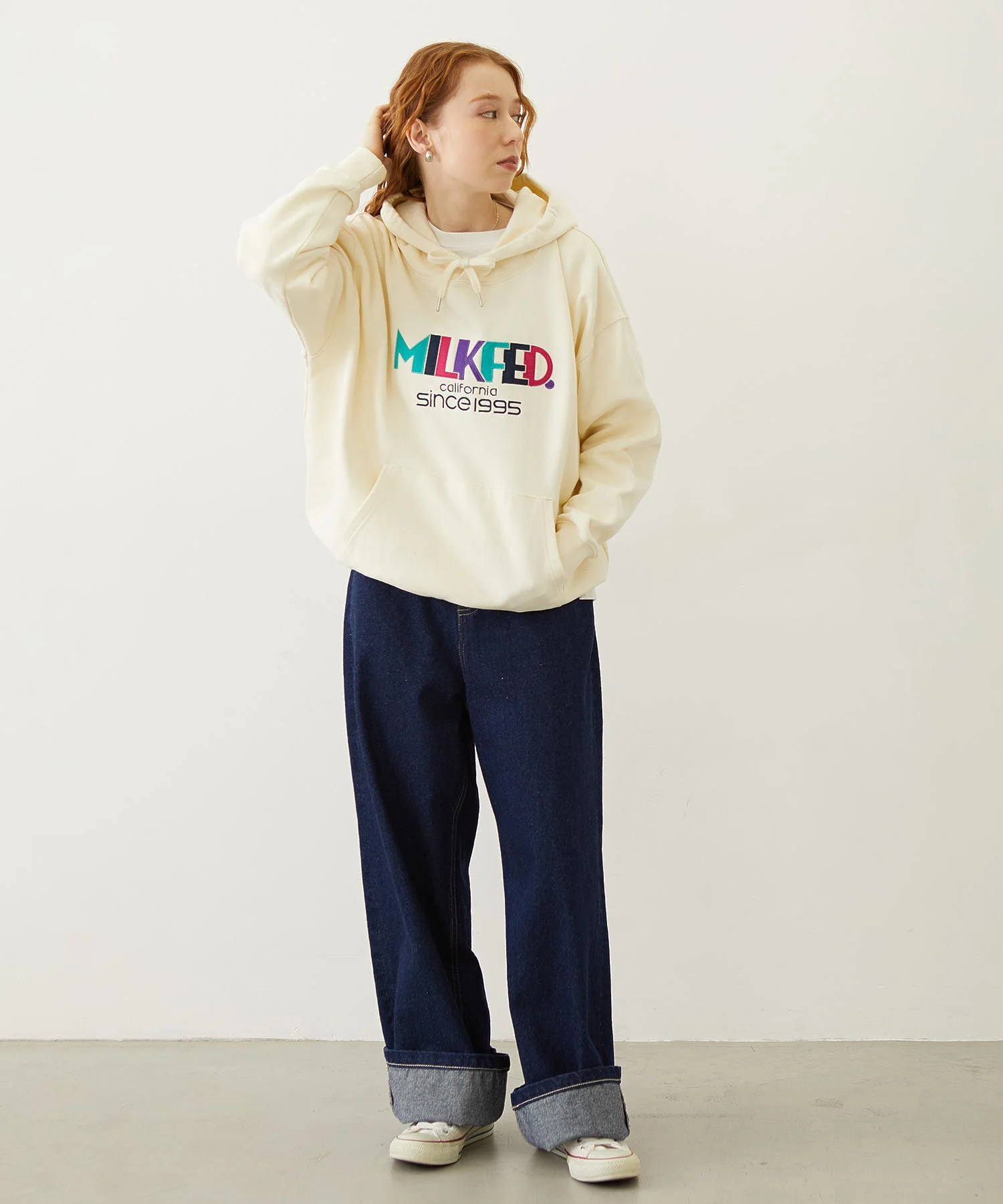 RETRO LOGO FELT PATCH SWEAT HOODIE - Image 17