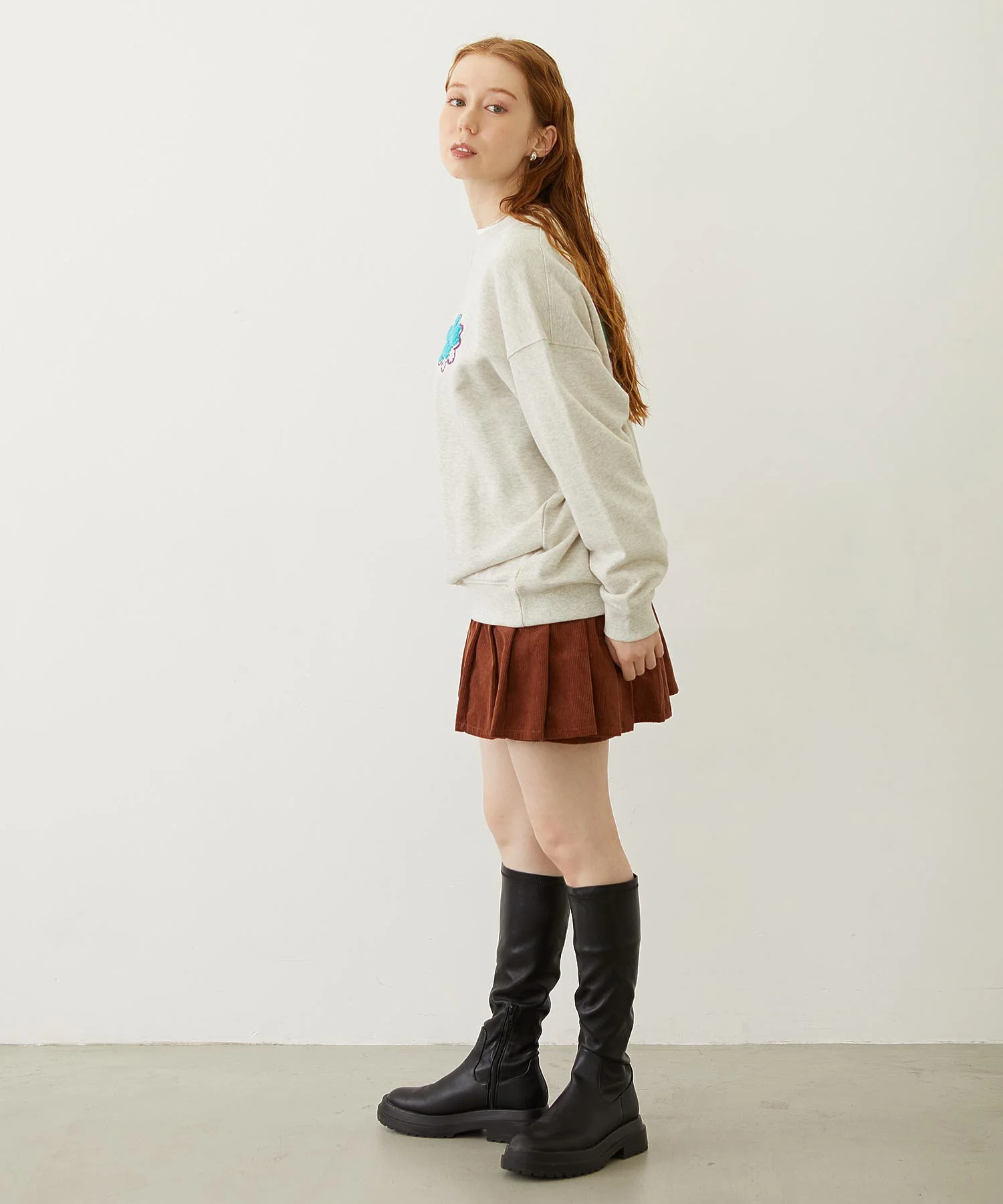 FLOWER LOGO CHENILLE EMBROIDERY SWEAT TOP - Image 10