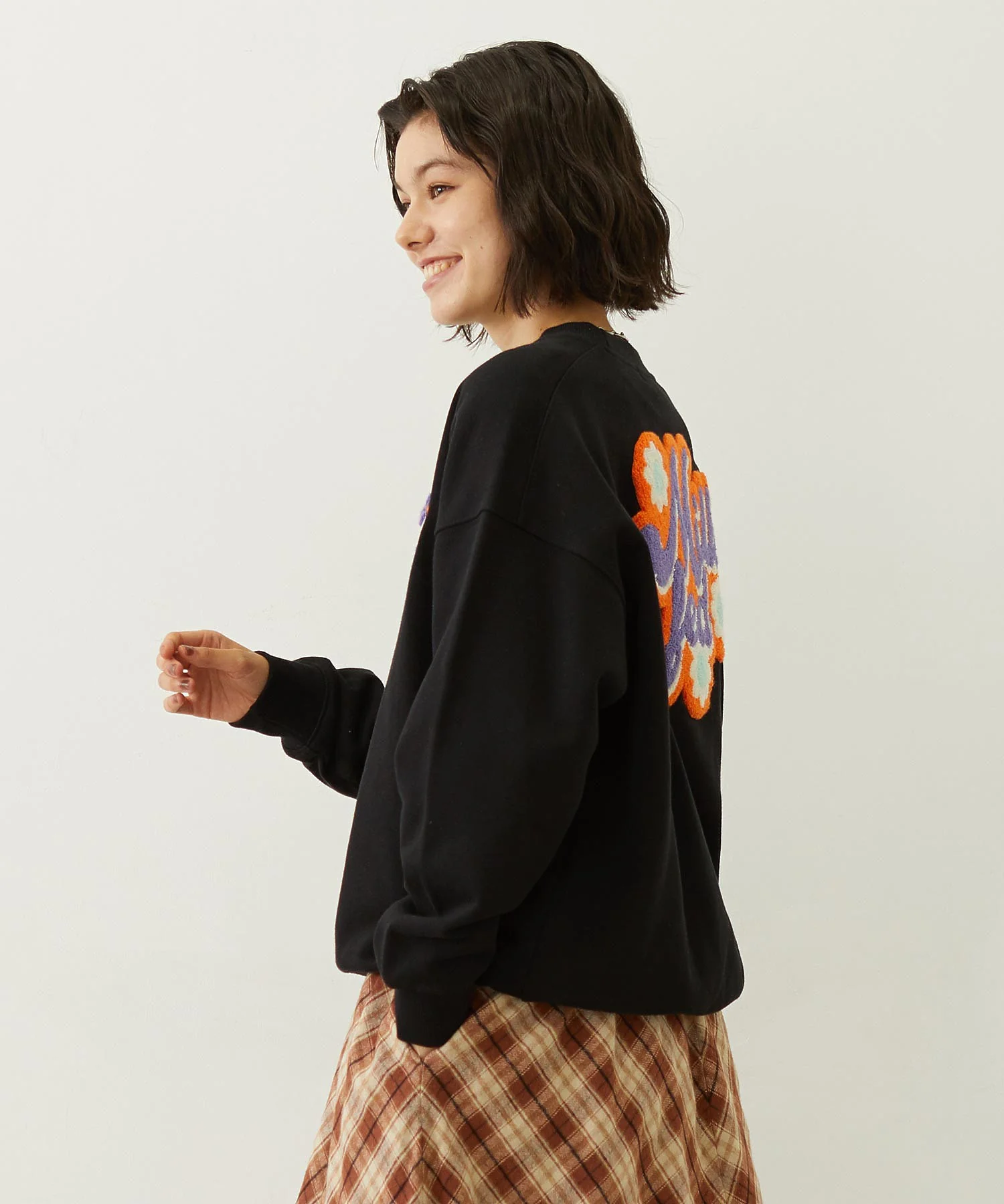 FLOWER LOGO CHENILLE EMBROIDERY SWEAT TOP - Image 15