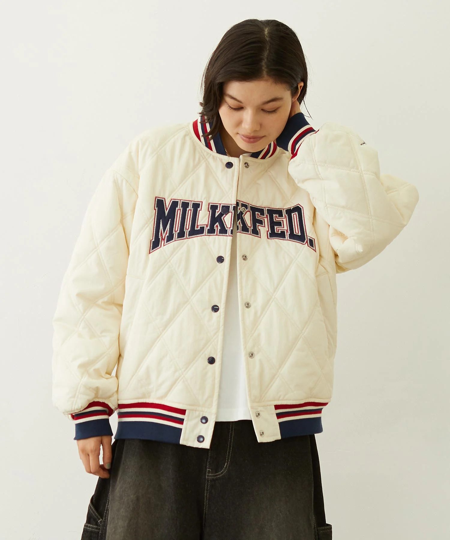 SATIN LOGO PATCH QUILTED JACKET - Image 16