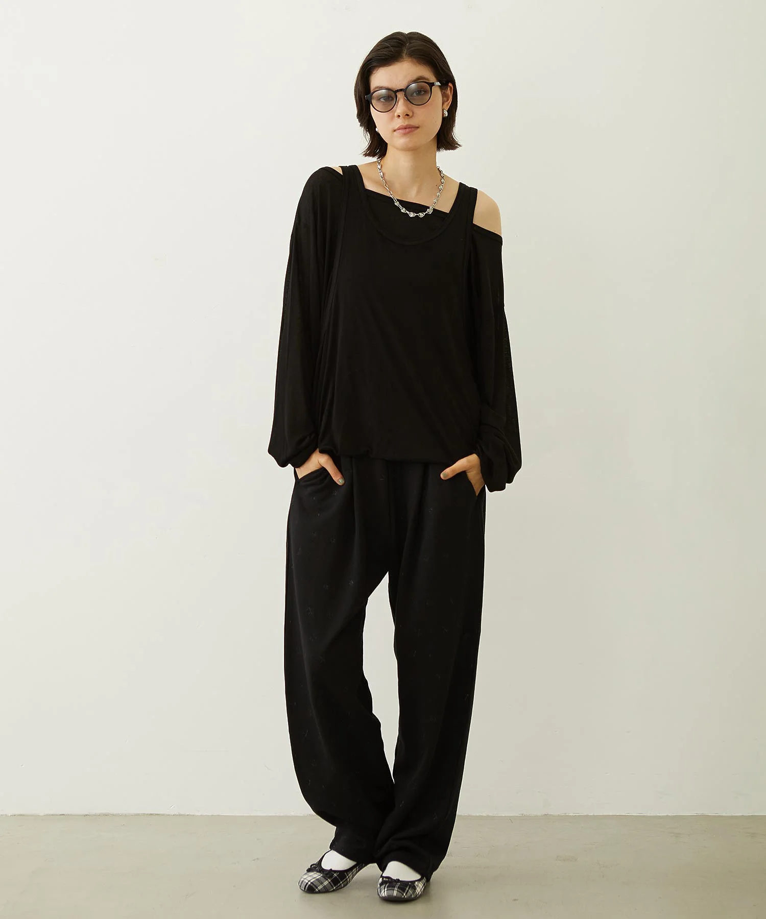 EMBROIDERY TUCK SWEAT PANTS - Image 24