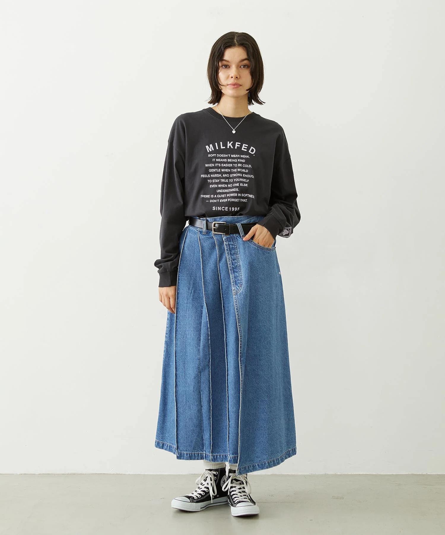 LETTER GRAPHIC L/S TEE - Image 11