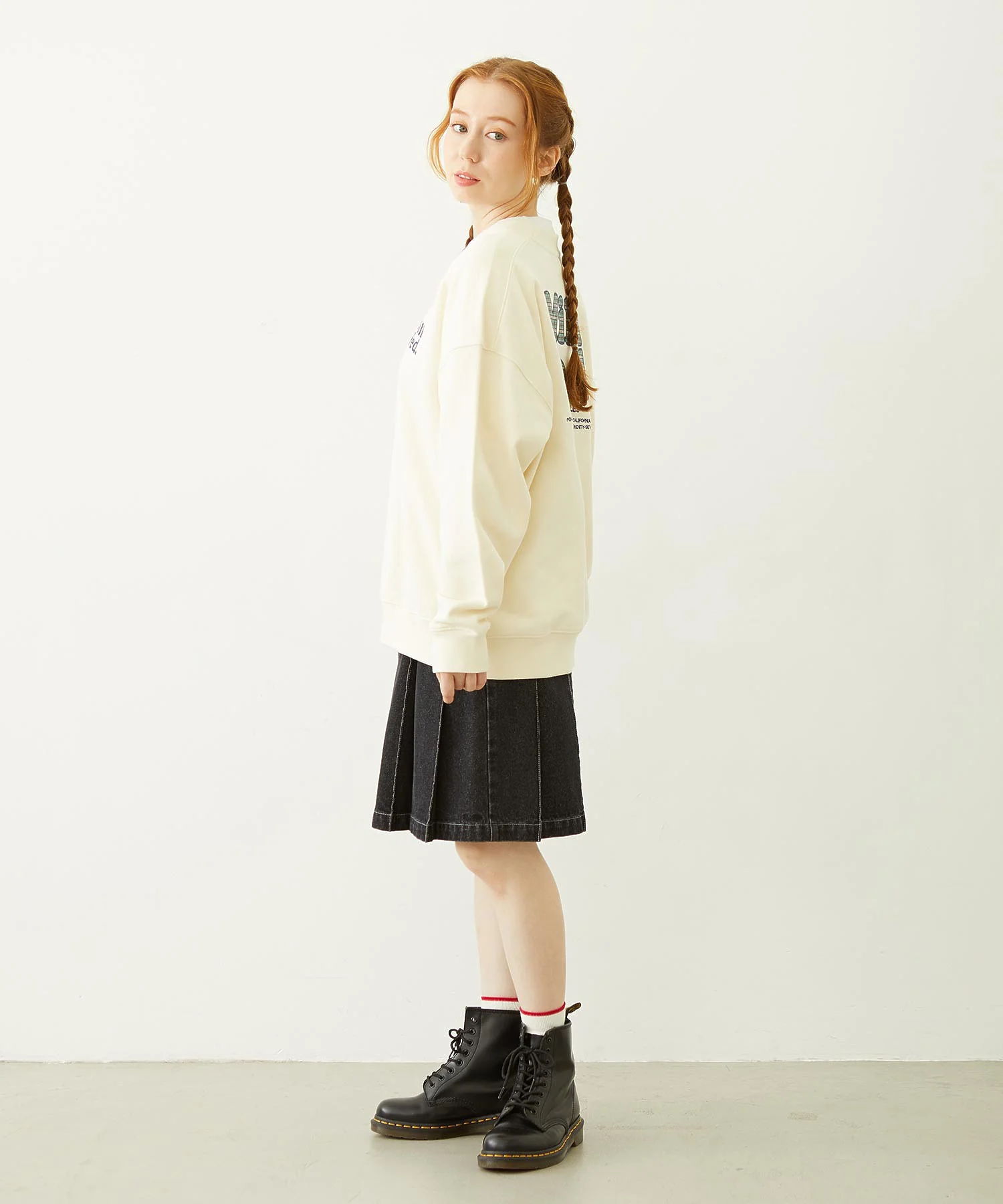 MILKFED. PLAID LOGO WIDE CREW SWEAT - Image 10