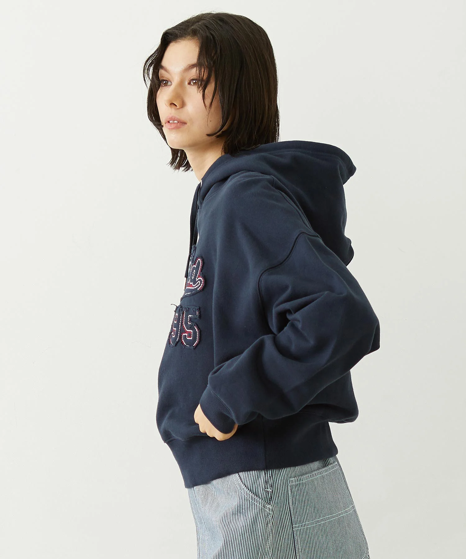 STITCHED LOGO SHORT HOODIE - Image 15