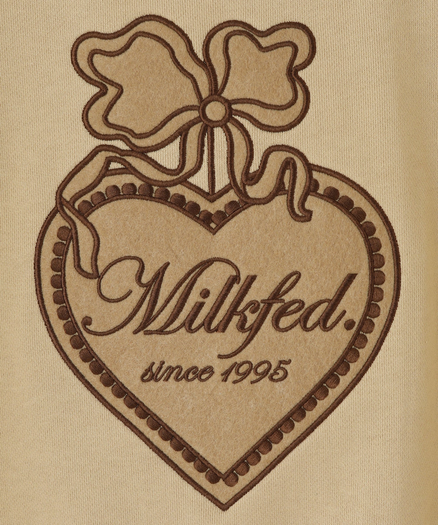 HEART RIBBON EMBLEM SHORT CREW SWEAT - Image 33