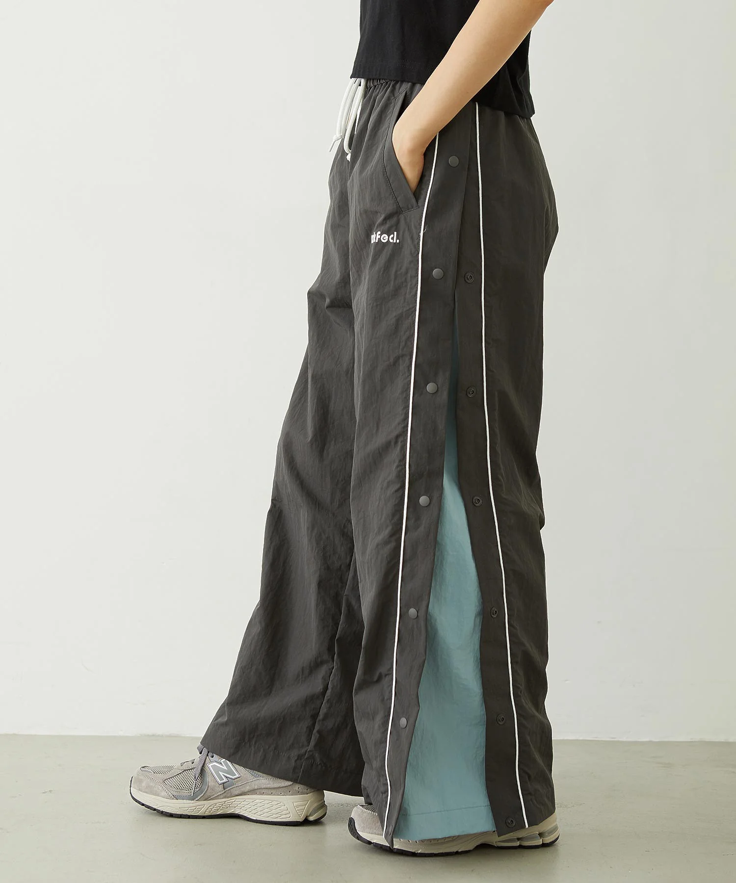 CUTOUT LOGO TRACK PANTS - Image 4