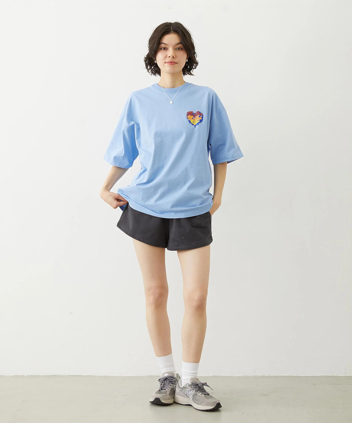 MELTY GLITTER HEART WIDE S/S TEE - Image 6