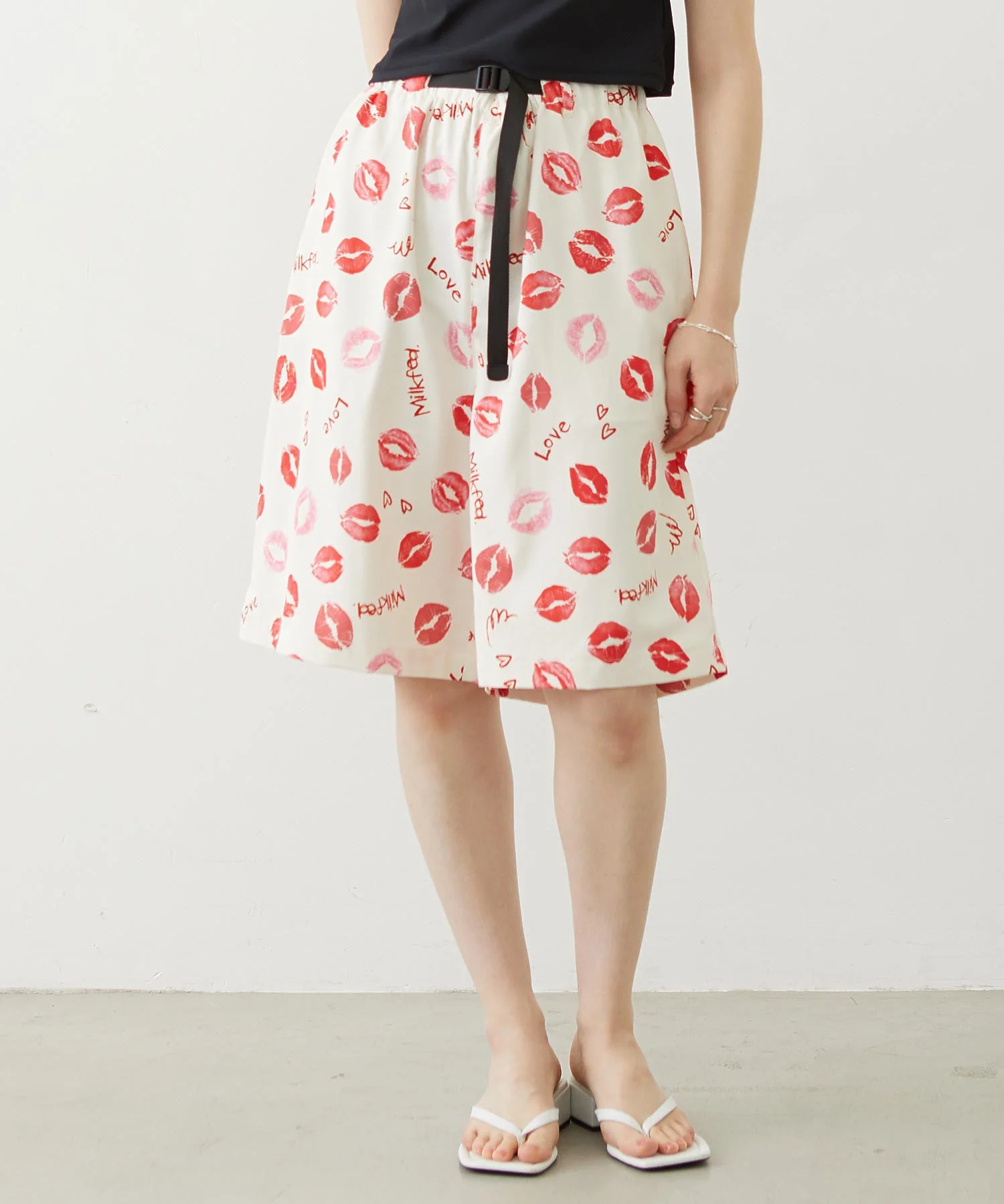 LIP PRINT SHORTS