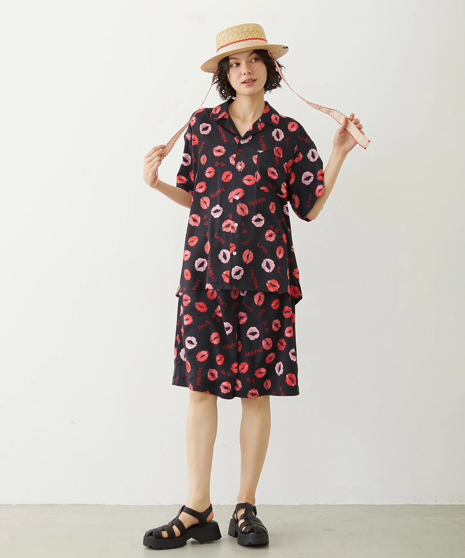 LIP PRINT SHORTS - Image 19