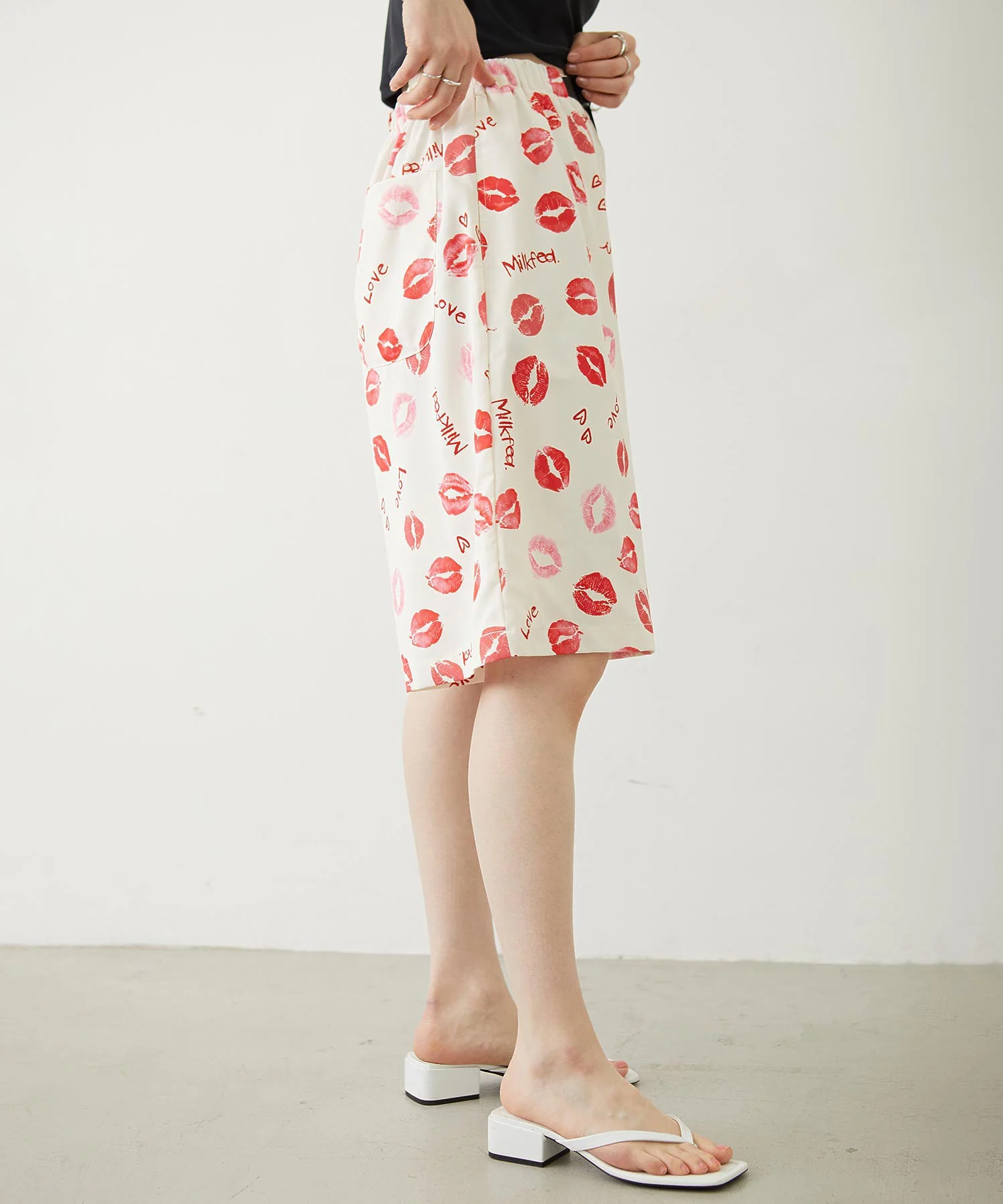 LIP PRINT SHORTS - Image 28