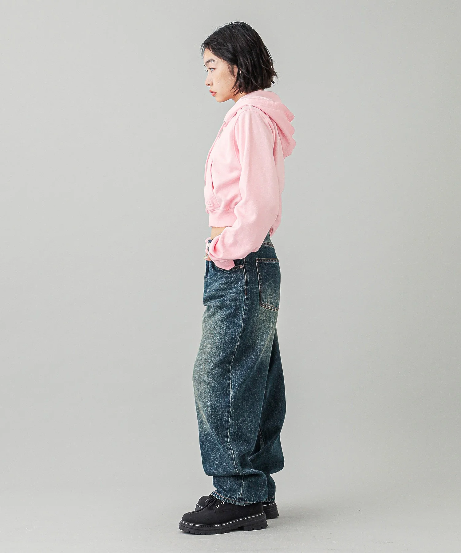 LOGO PATCH WIDE TAPERED DENIM PANTS - Image 8