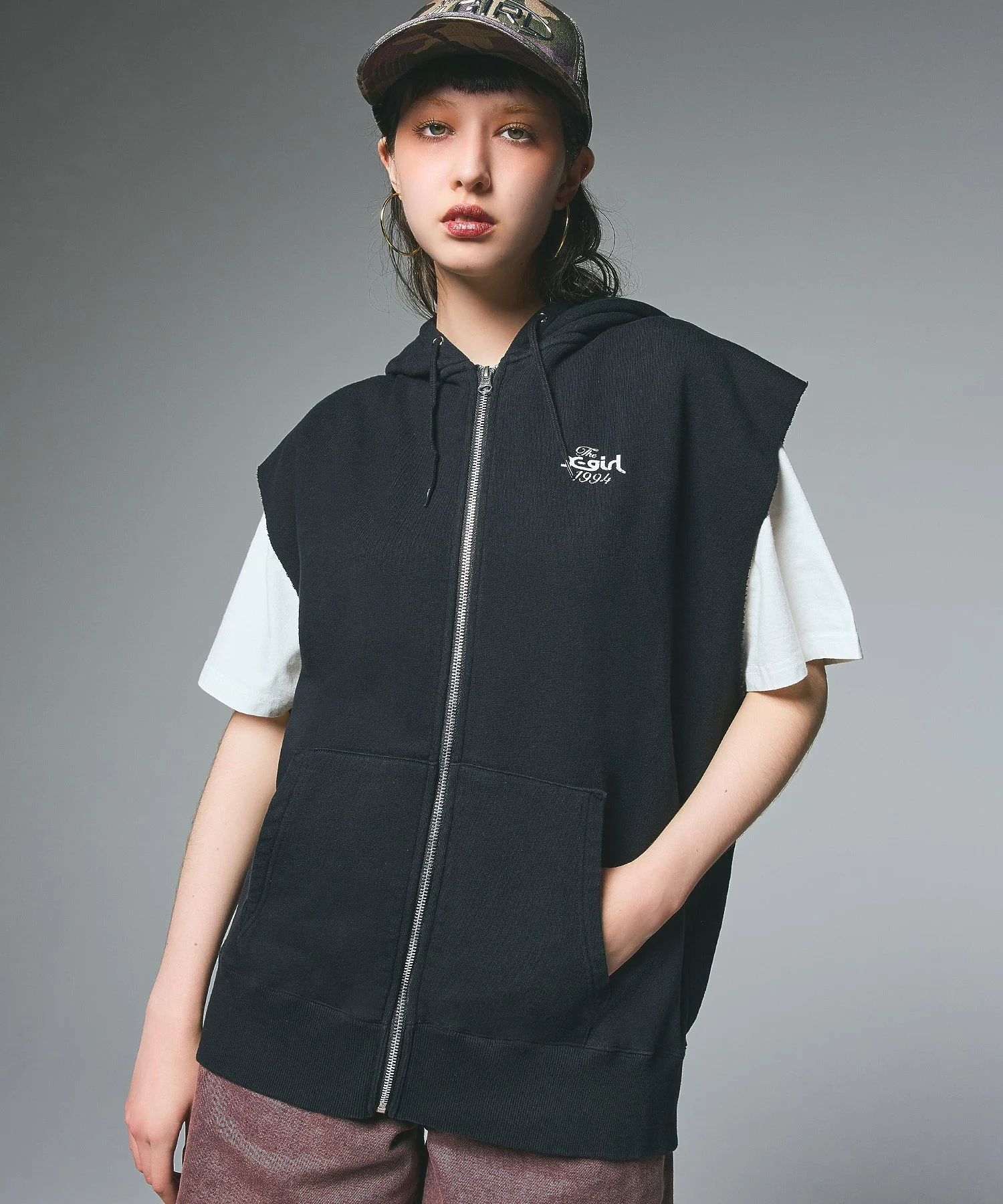 DISTRESSED CIRCLE LOGO ZIP UP SWEAT VEST - Image 2