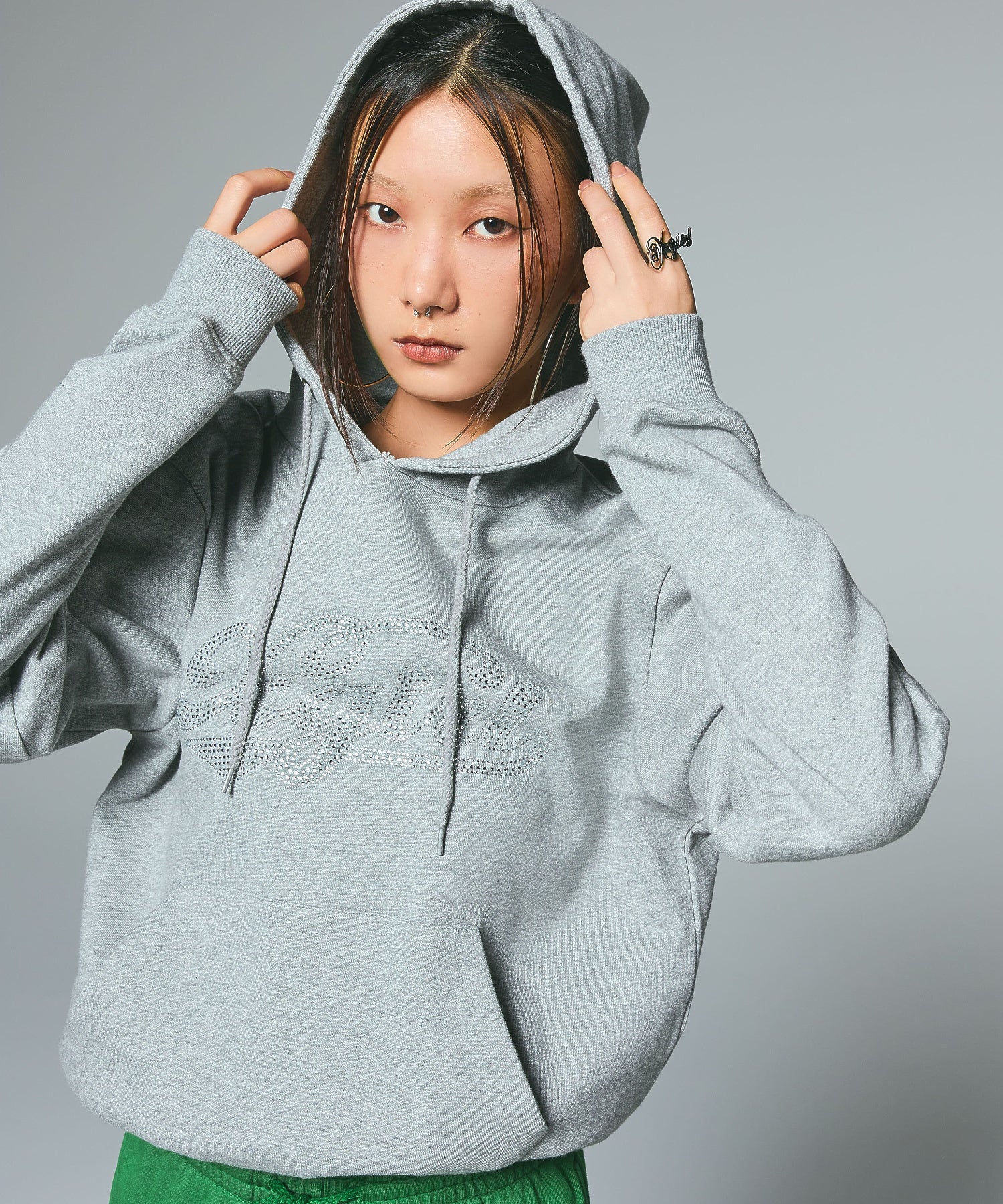 RHINESTONE CURSIVE LOGO SWEAT HOODIE - Image 5