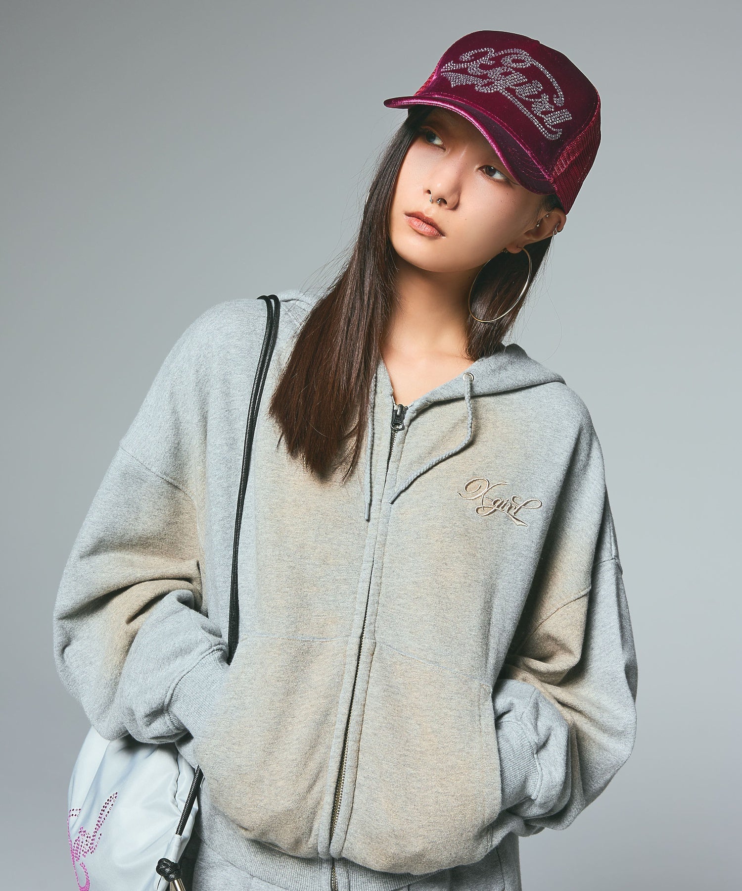 VELOUR TRUCKER CAP - Image 11