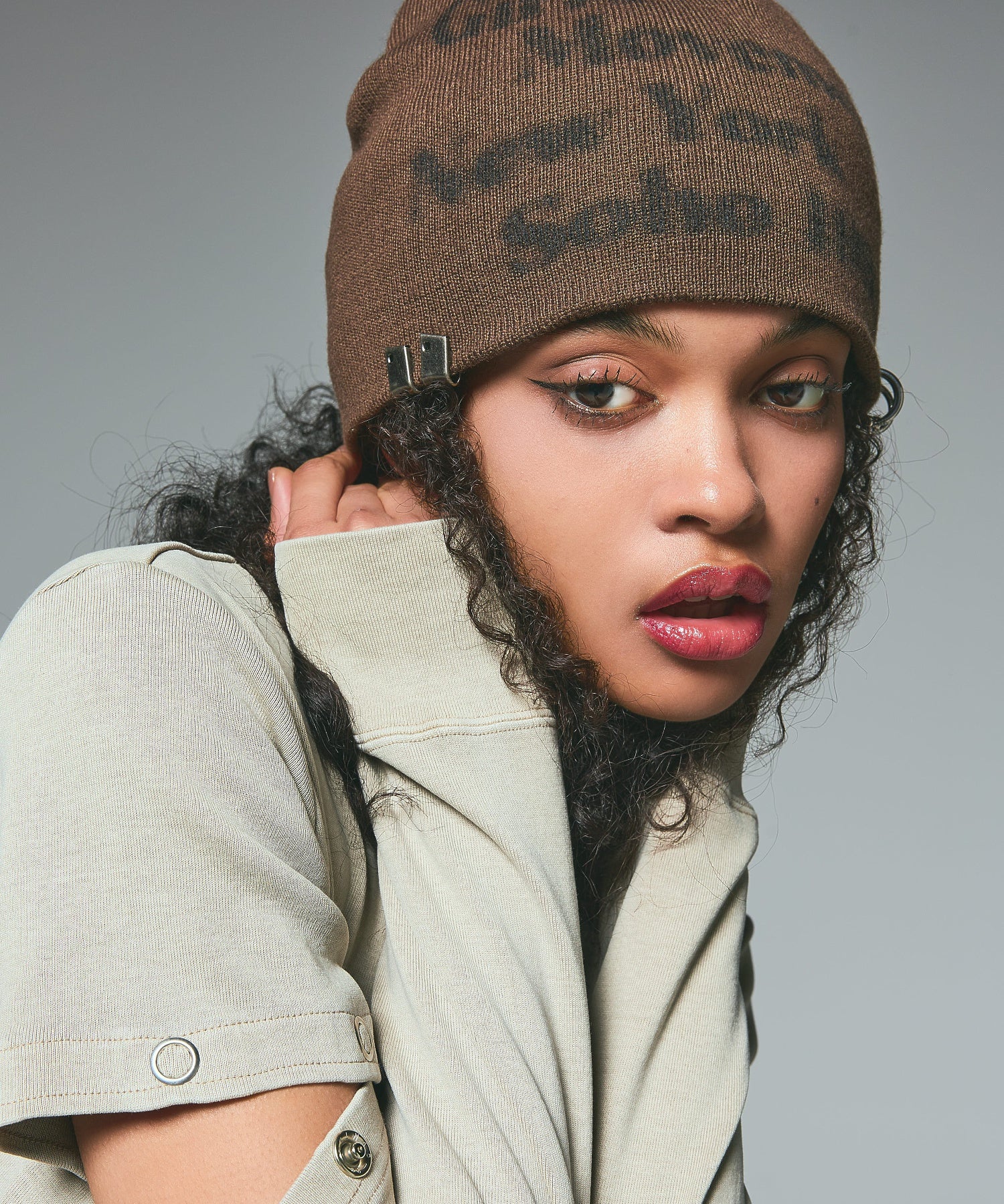 CHARM ACCENT PRINTED BEANIE - Image 8